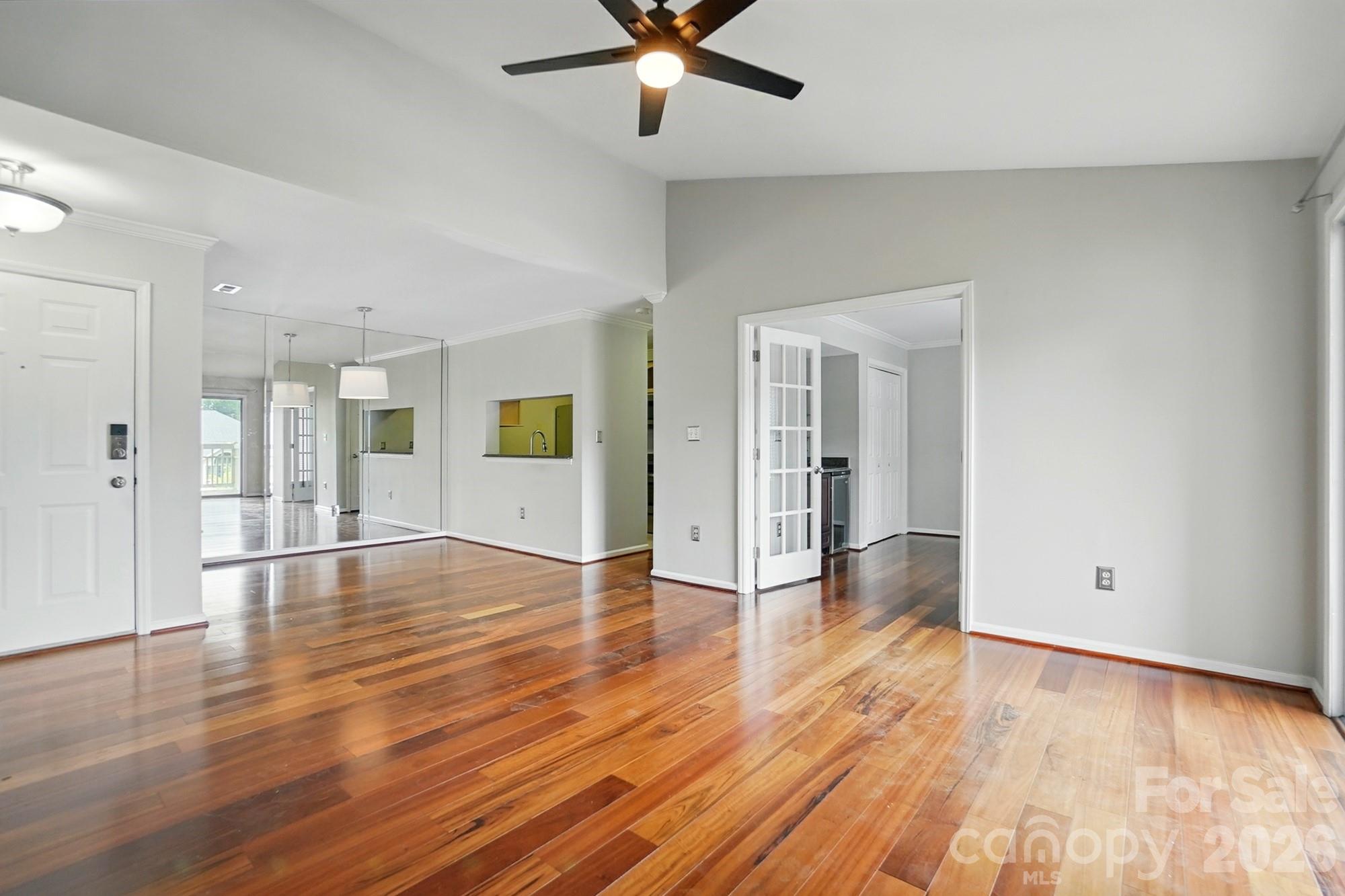 5007 Sharon Road — Charlotte