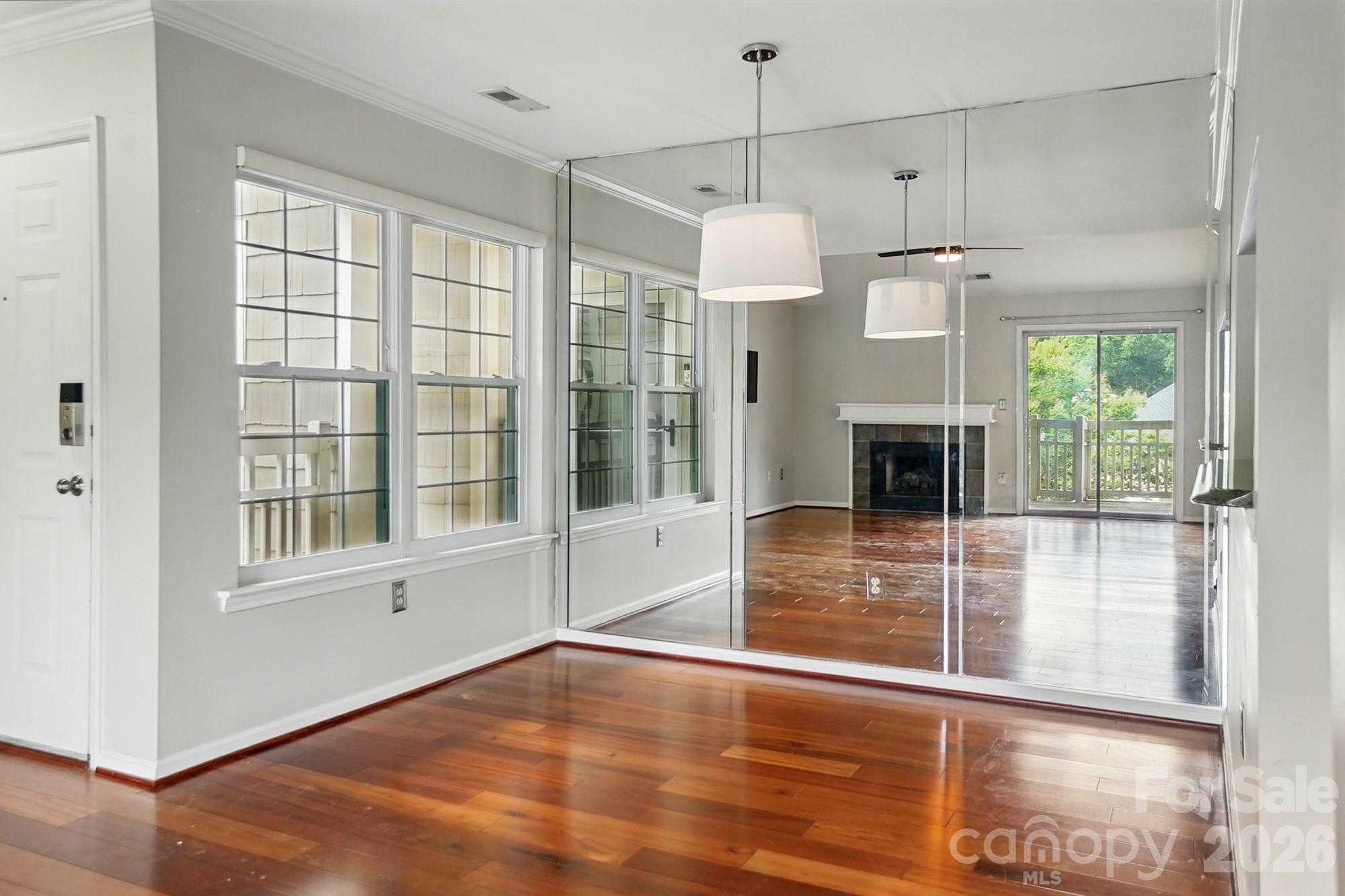 5007 Sharon Road — Charlotte