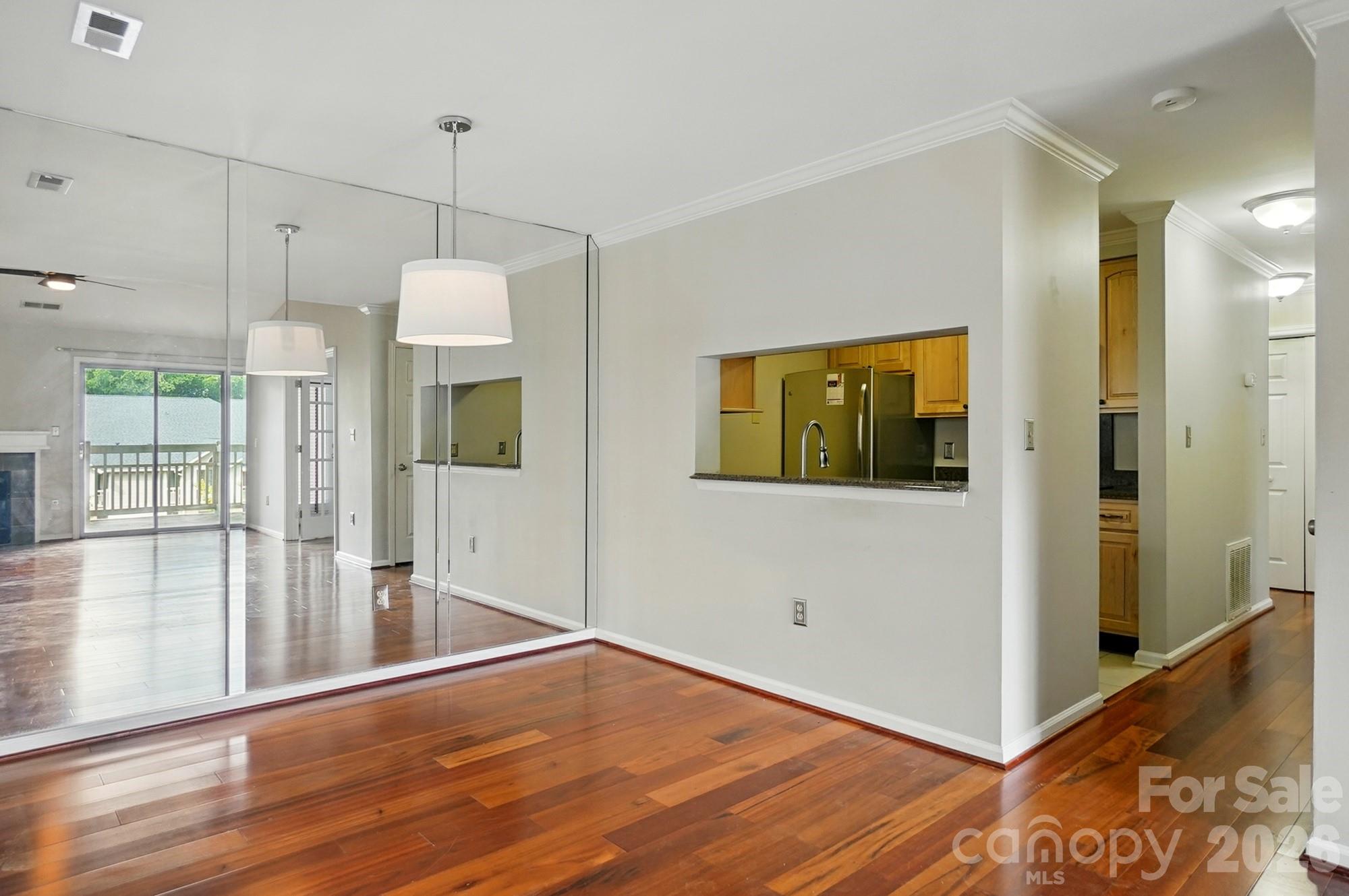 5007 Sharon Road — Charlotte