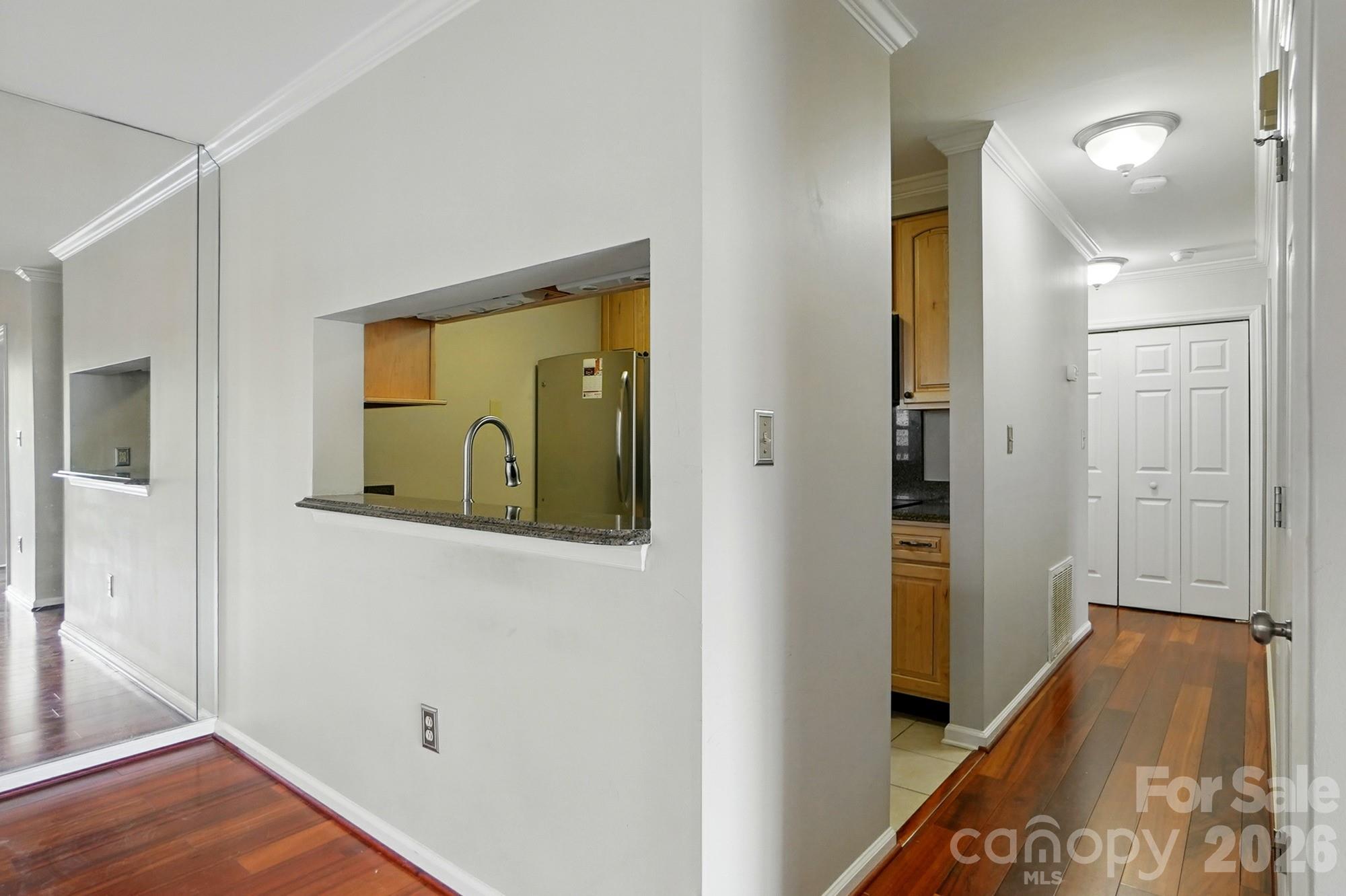 5007 Sharon Road — Charlotte