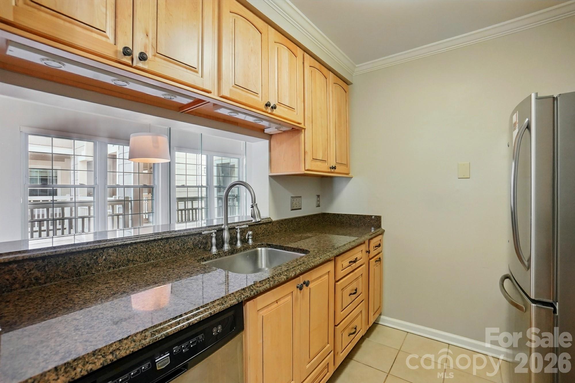 5007 Sharon Road — Charlotte