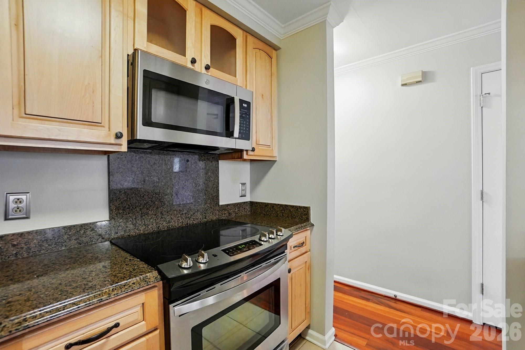 5007 Sharon Road — Charlotte