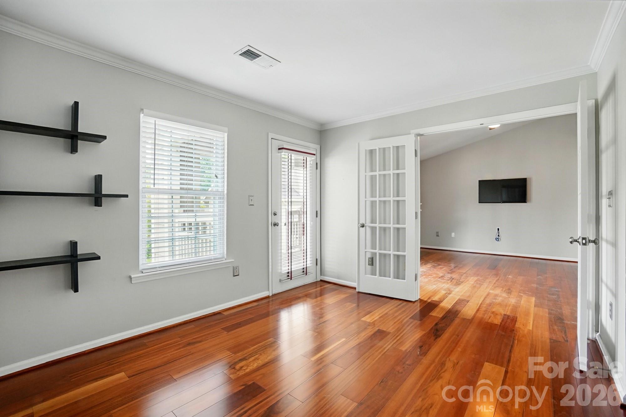 5007 Sharon Road — Charlotte