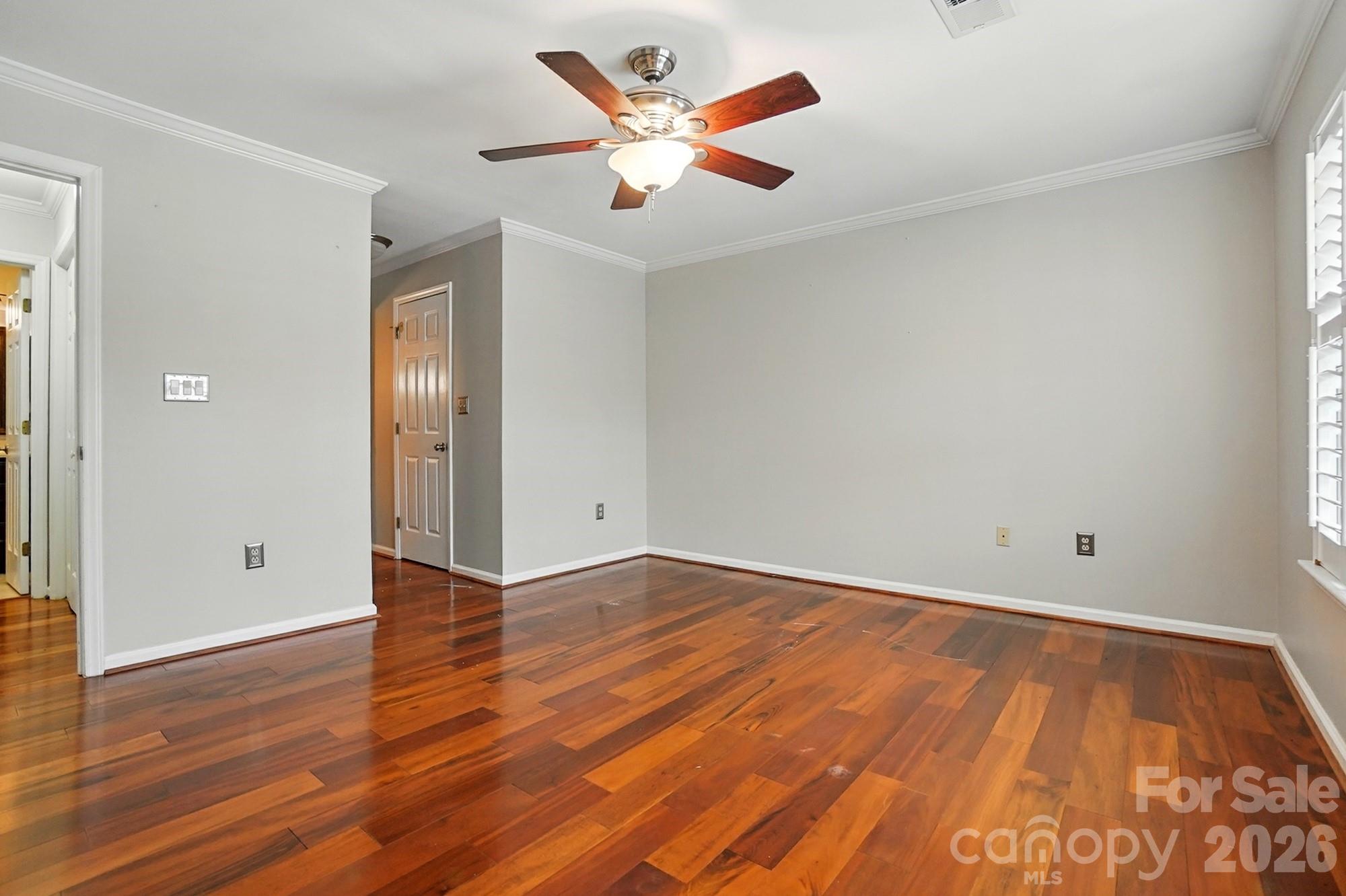 5007 Sharon Road — Charlotte