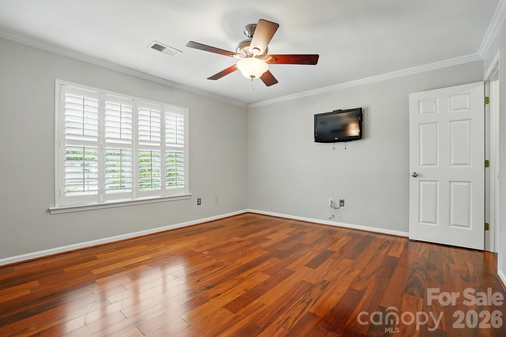 5007 Sharon Road — Charlotte