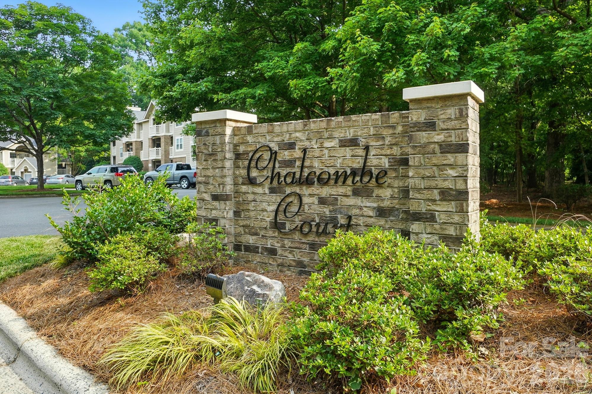 5007 Sharon Road — Charlotte