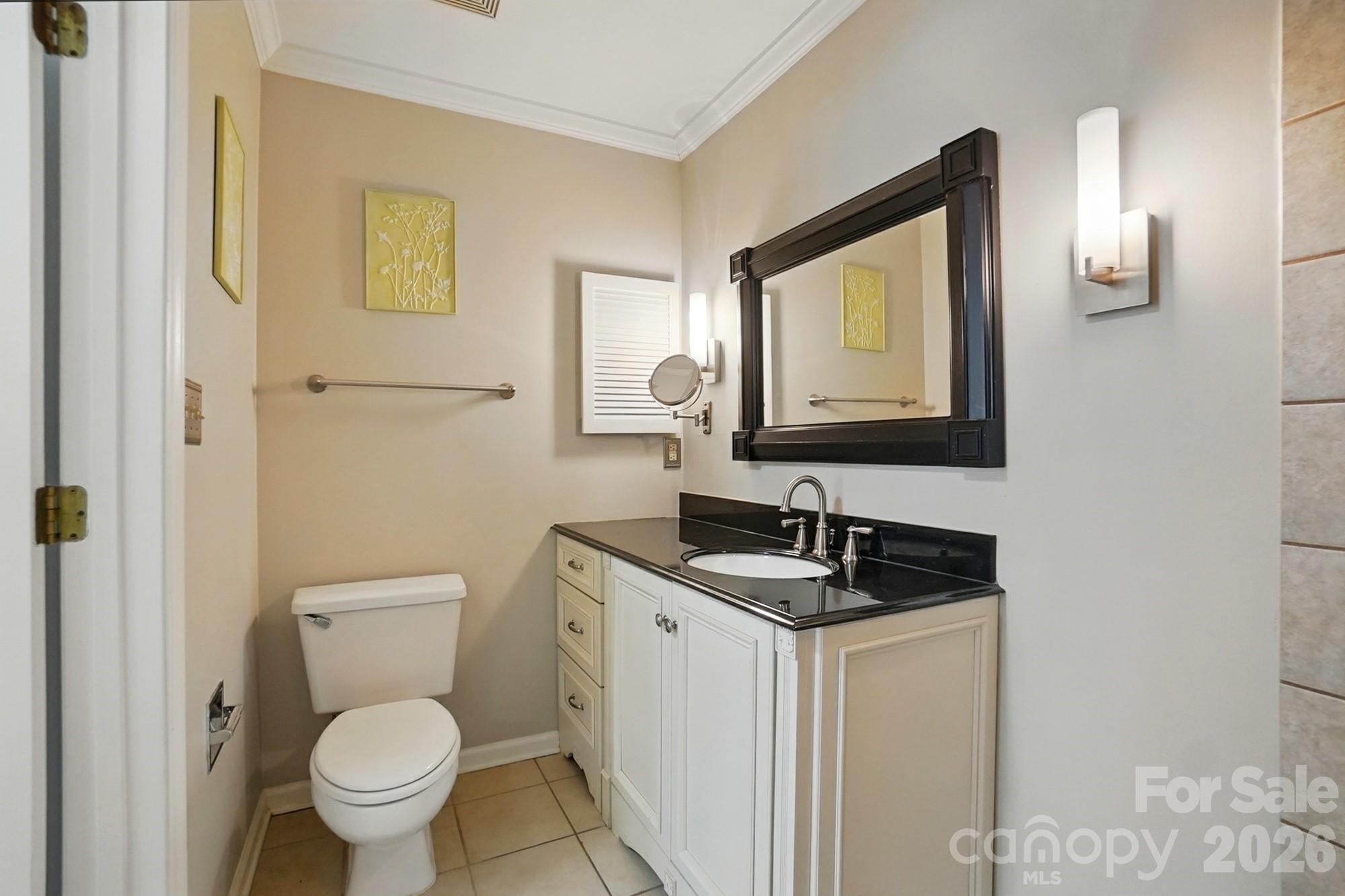 5007 Sharon Road — Charlotte