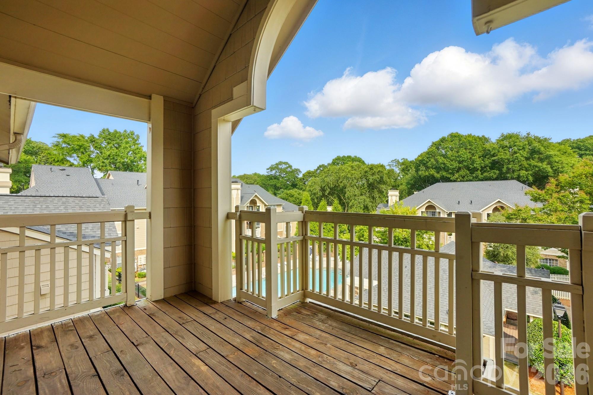 5007 Sharon Road — Charlotte