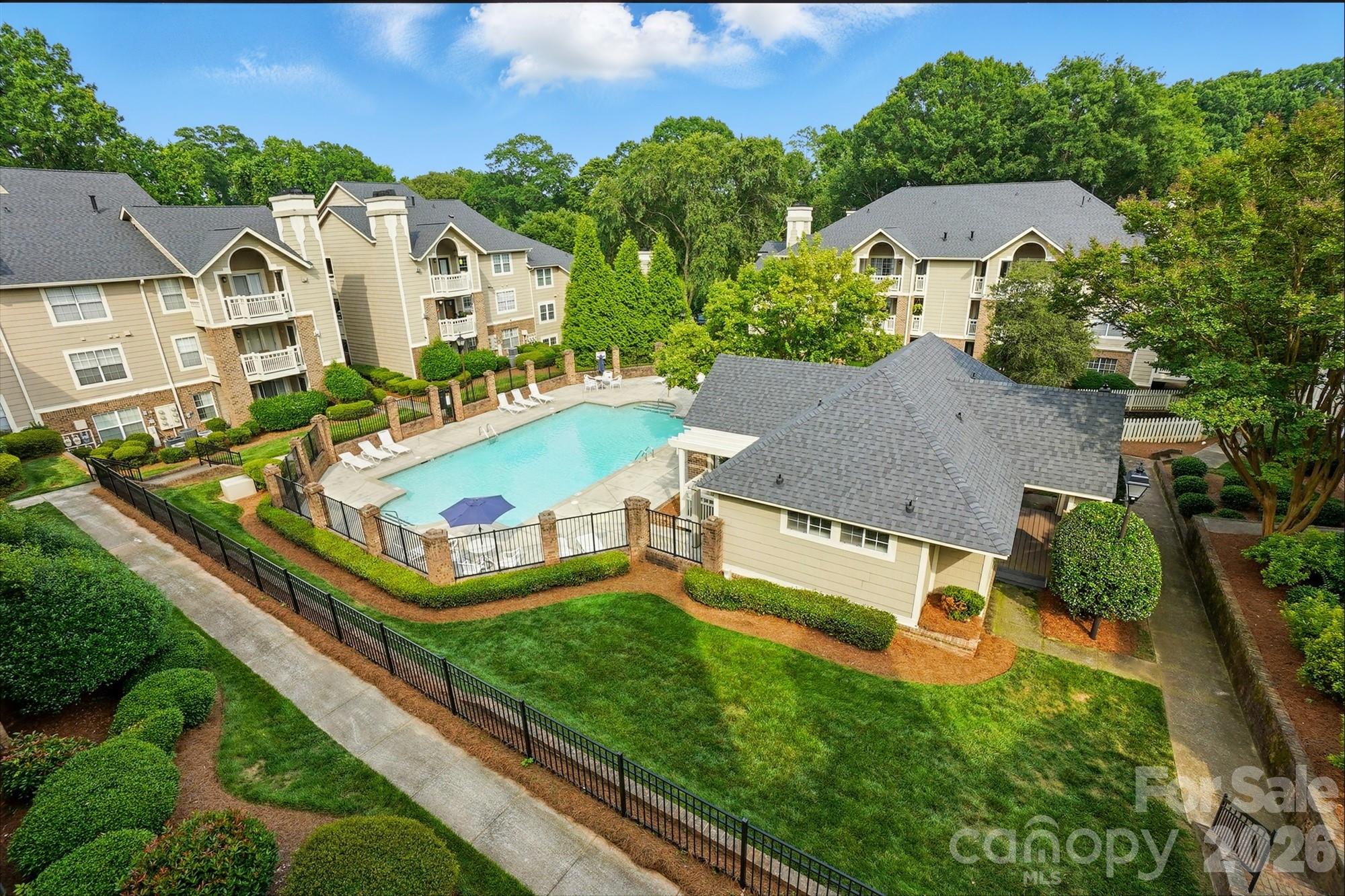 5007 Sharon Road — Charlotte