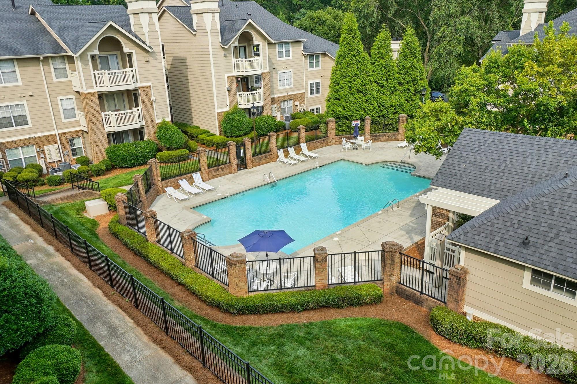 5007 Sharon Road — Charlotte