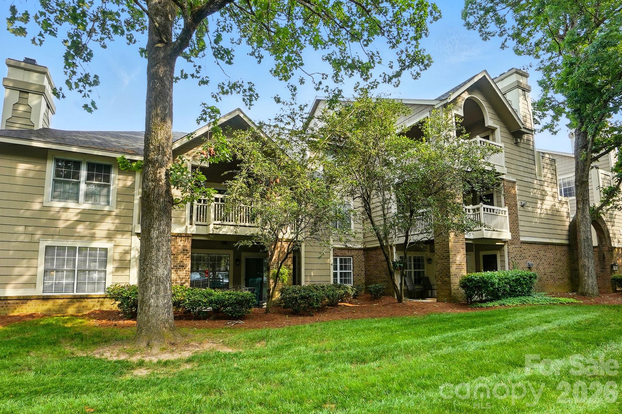 5007 Sharon Road — Charlotte