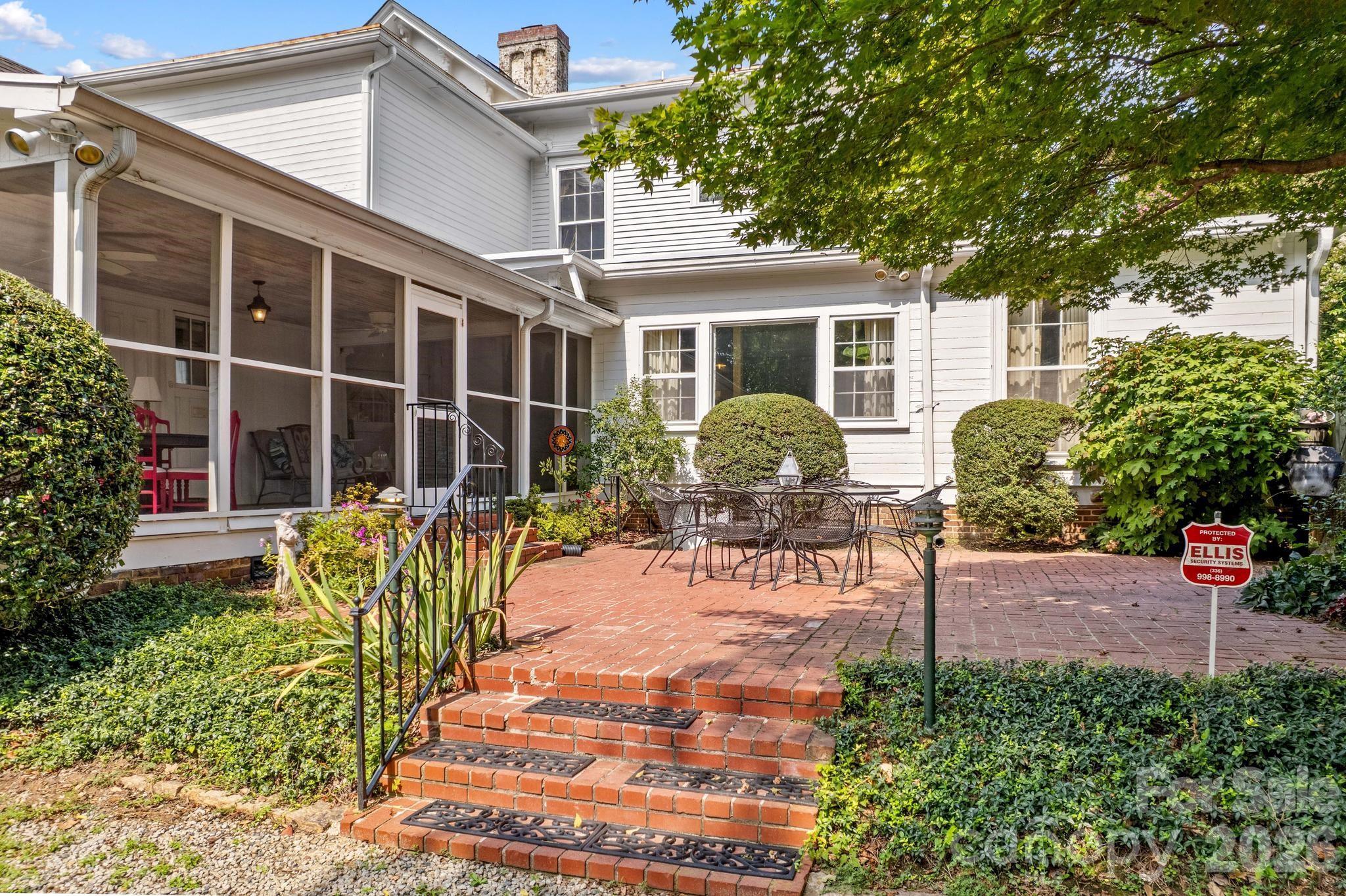 321 W Bank Street — Salisbury