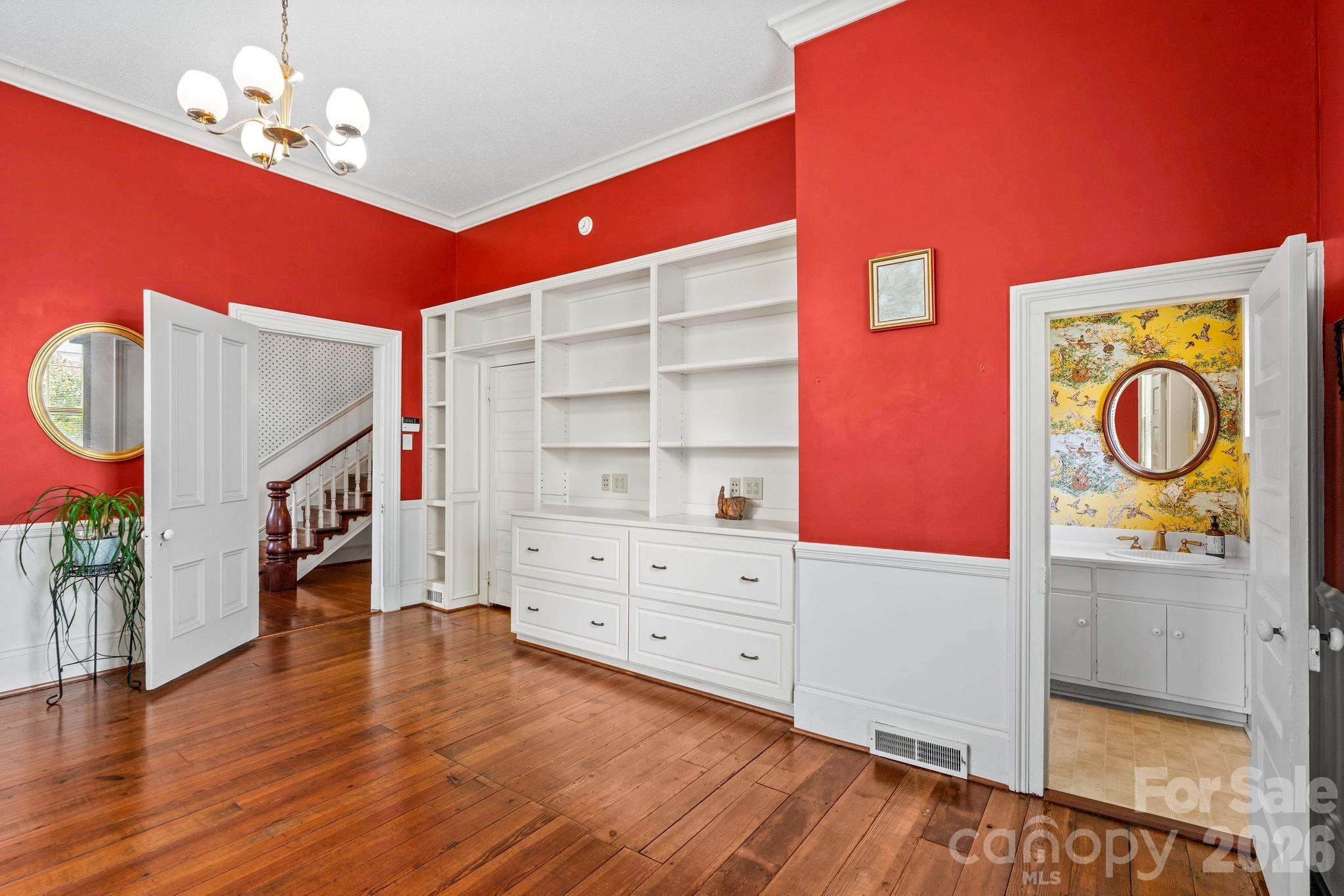 321 W Bank Street — Salisbury