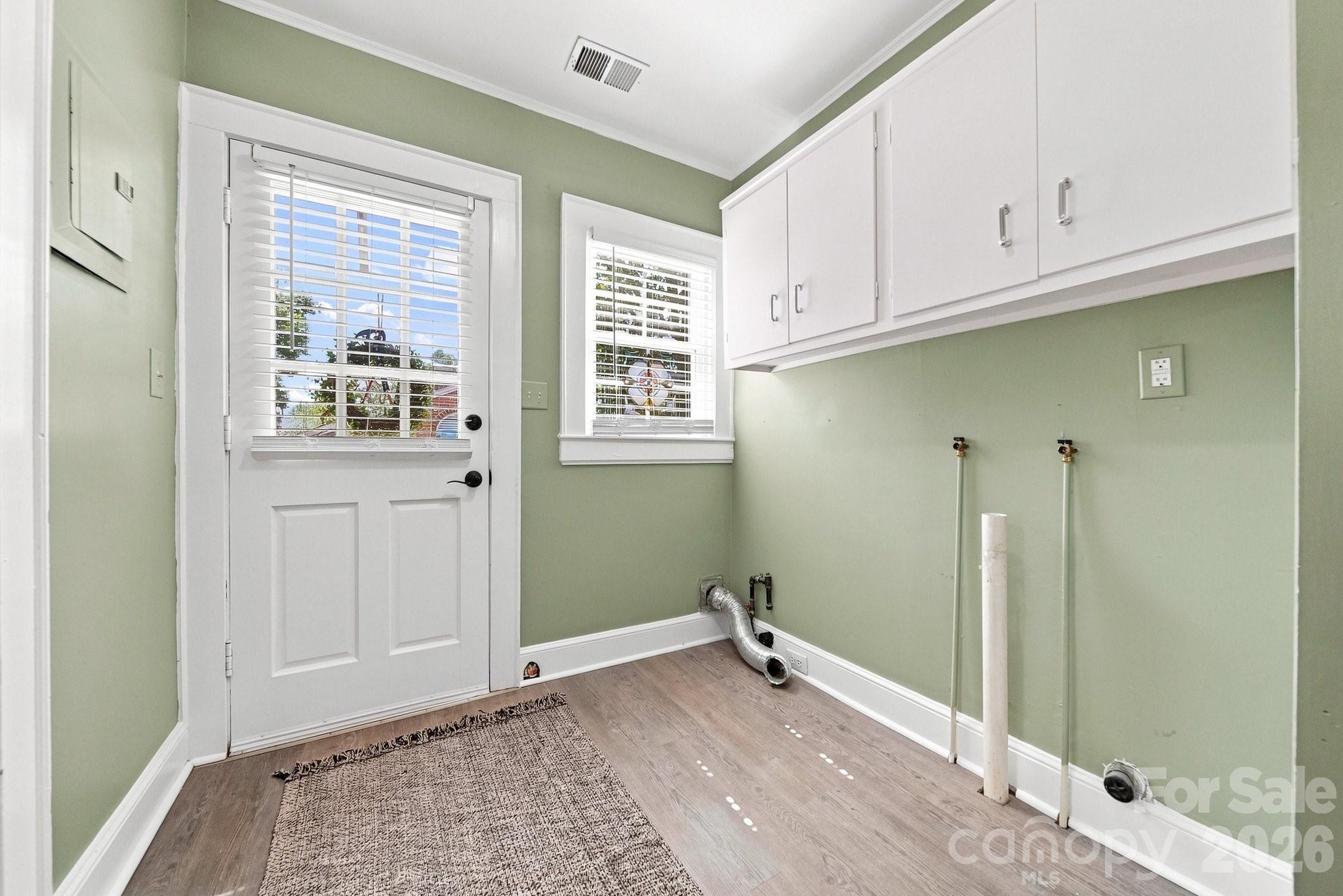 312 Sharon Avenue NW — Lenoir
