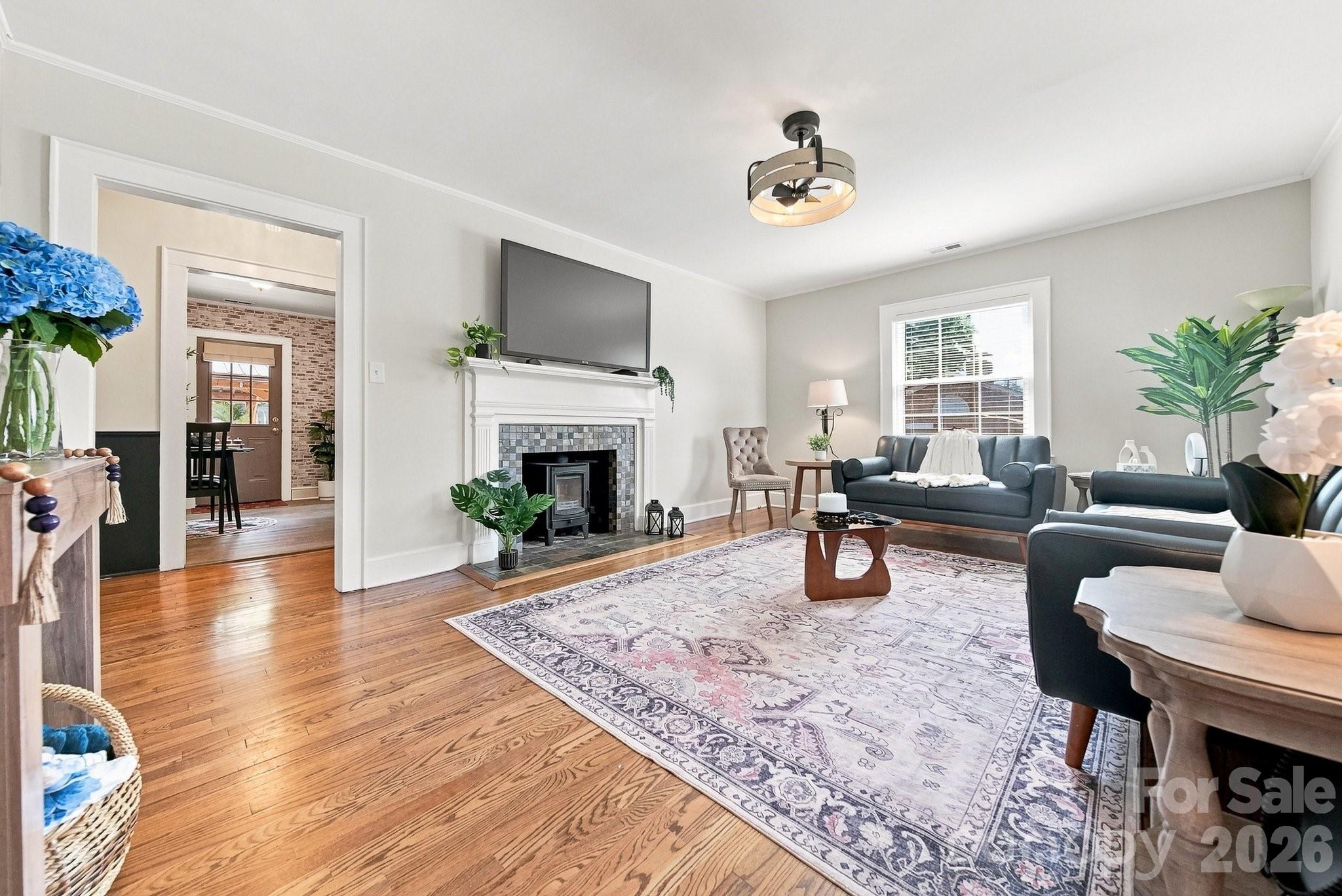 312 Sharon Avenue NW — Lenoir