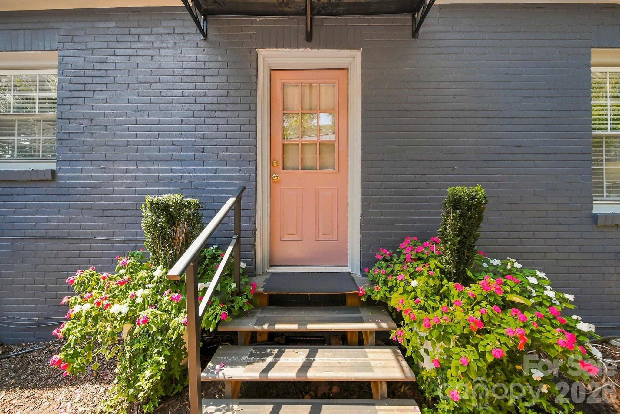 312 Sharon Avenue NW — Lenoir