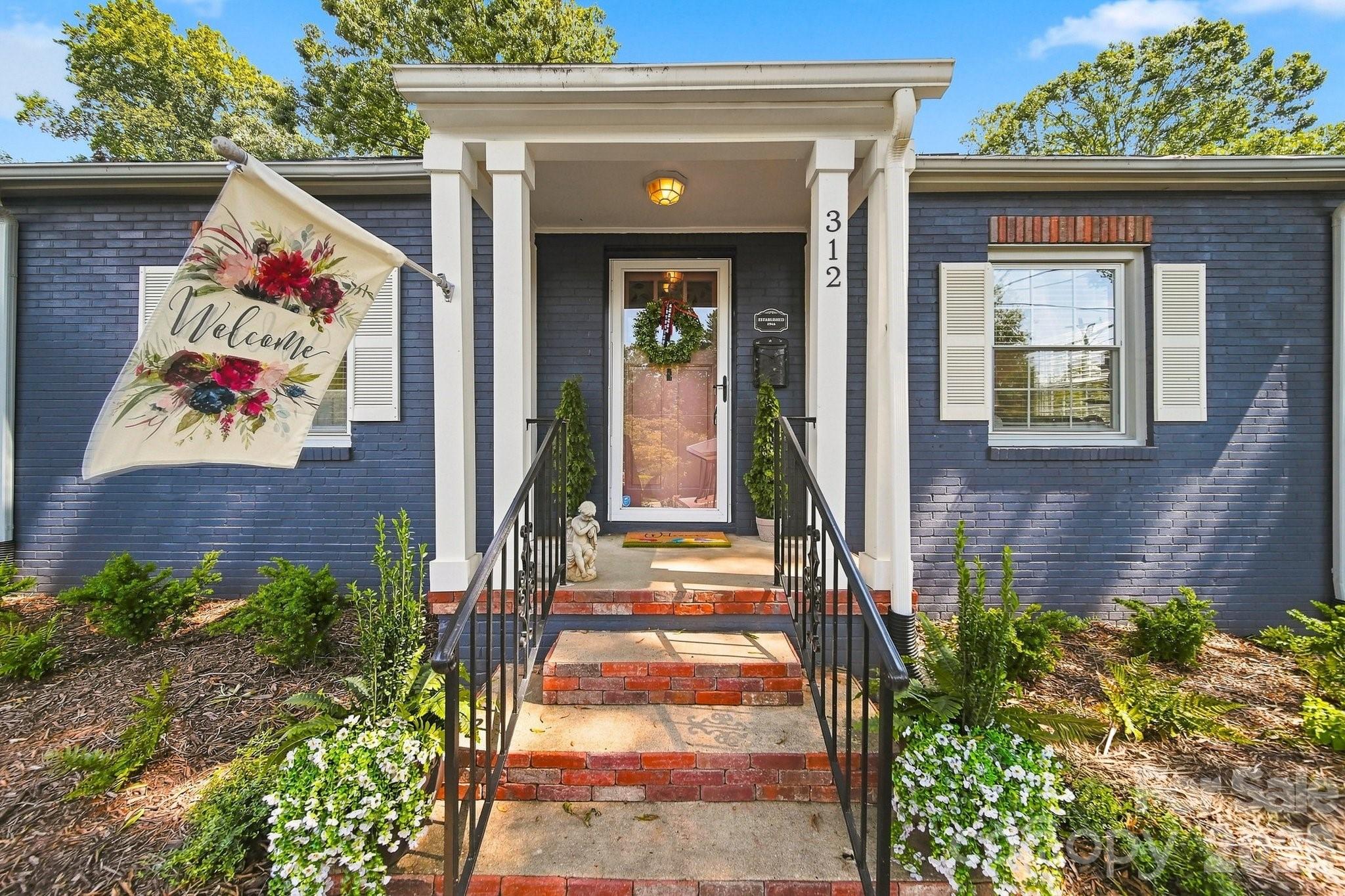 312 Sharon Avenue NW — Lenoir