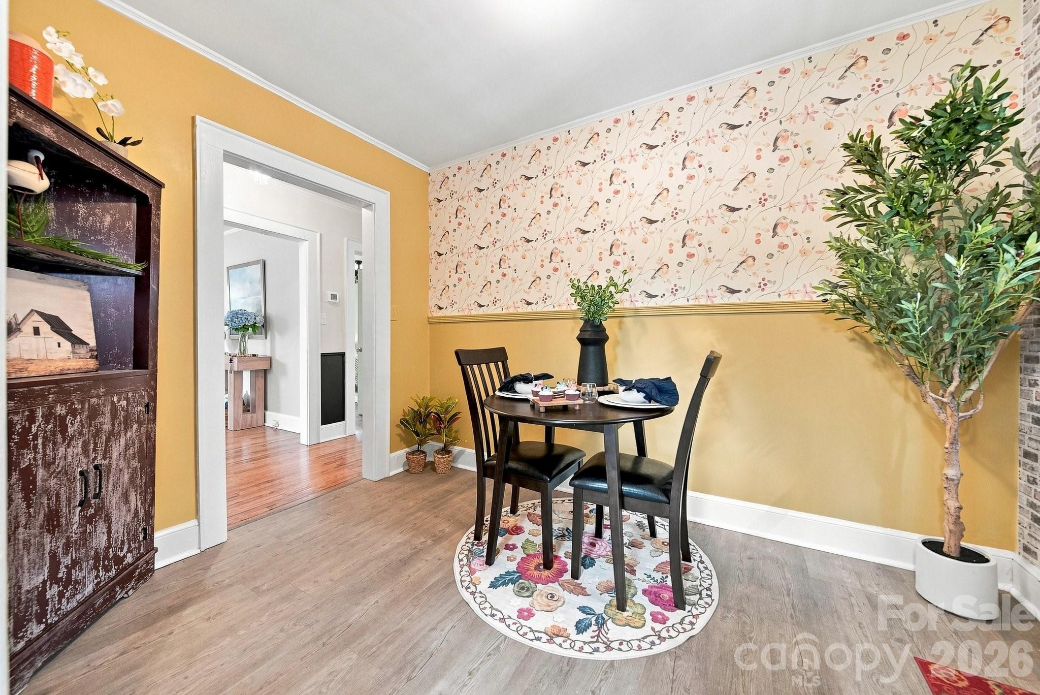312 Sharon Avenue NW — Lenoir