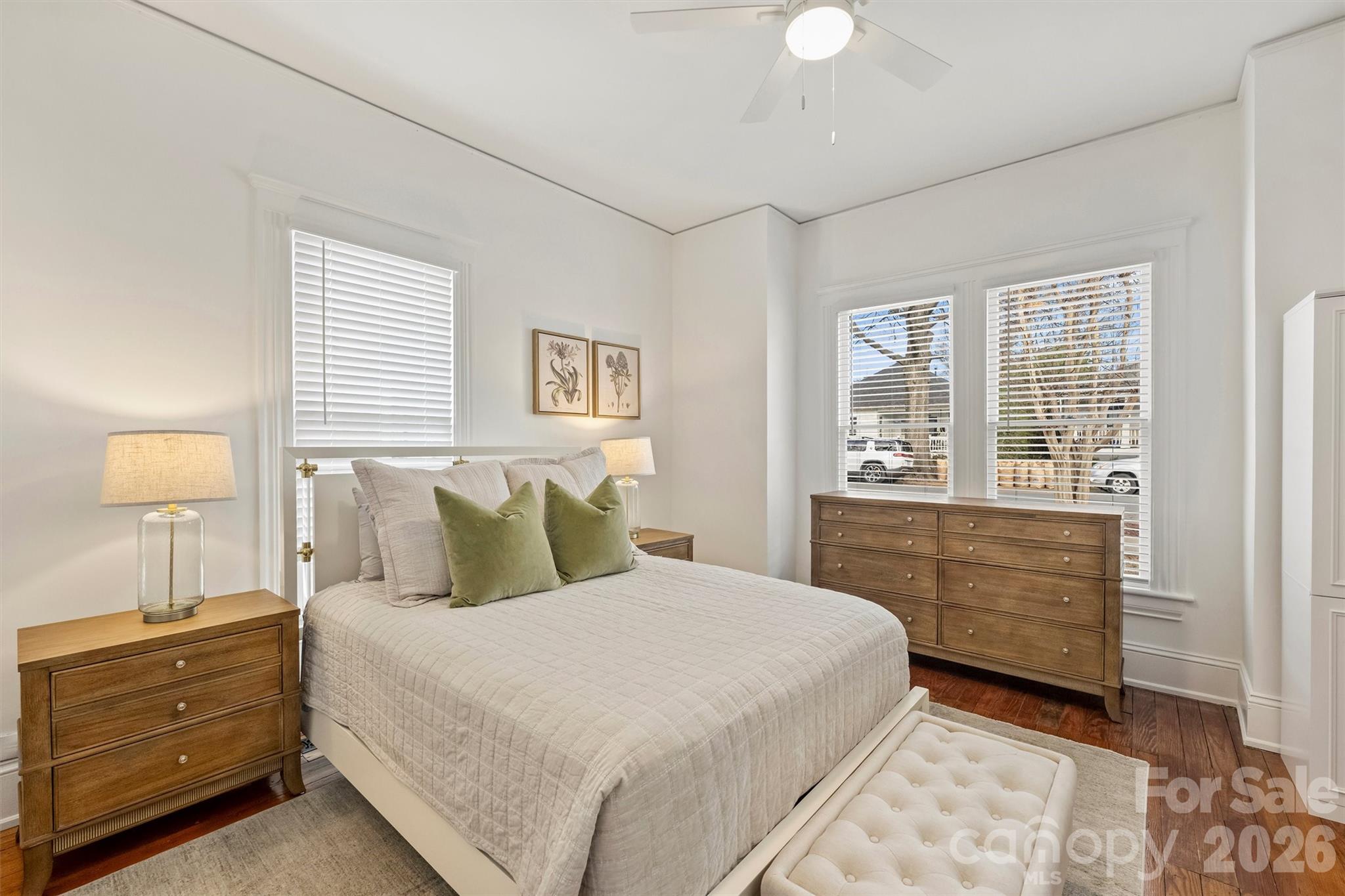 320 E Worthington Avenue — Charlotte