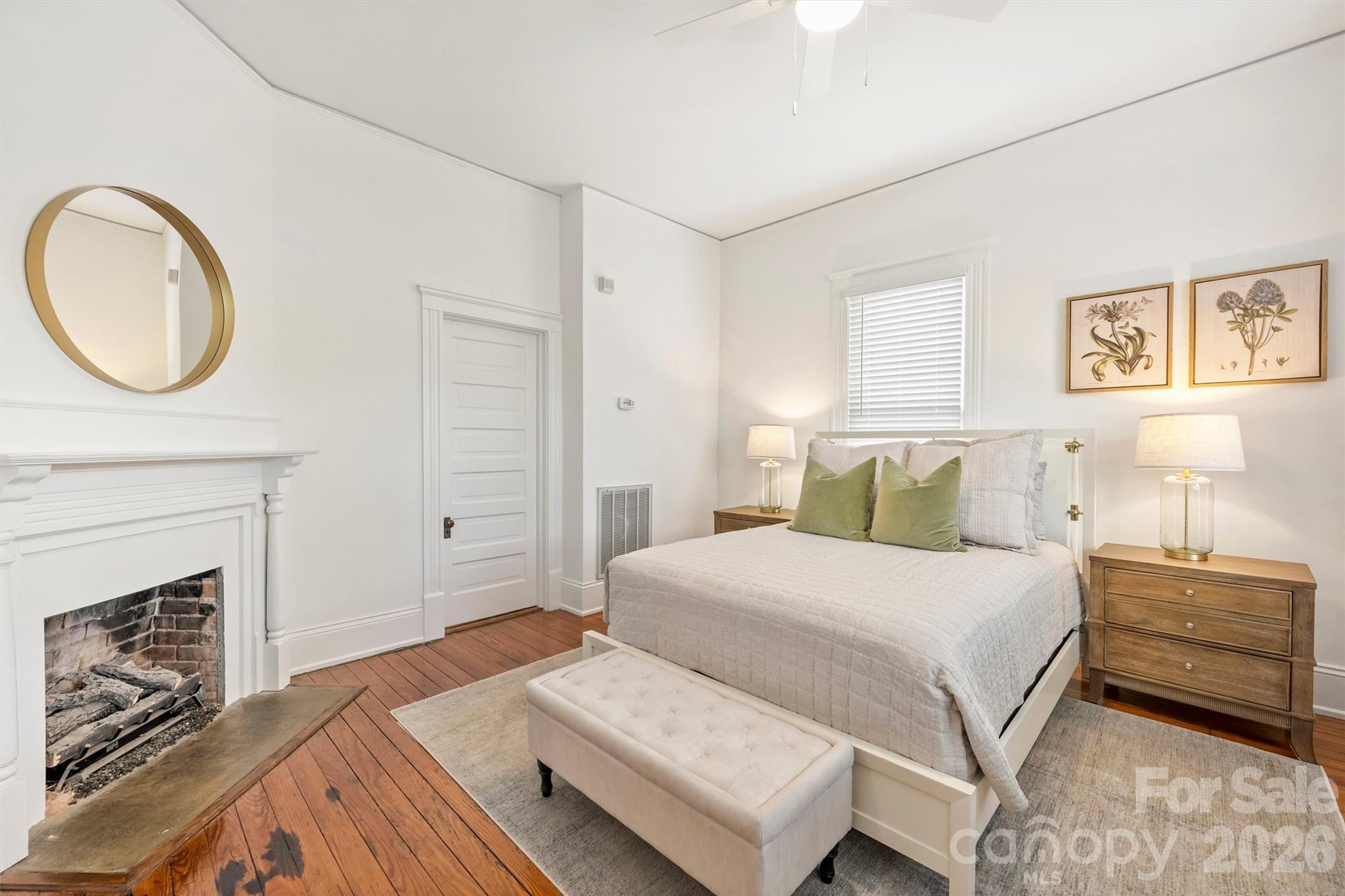 320 E Worthington Avenue — Charlotte