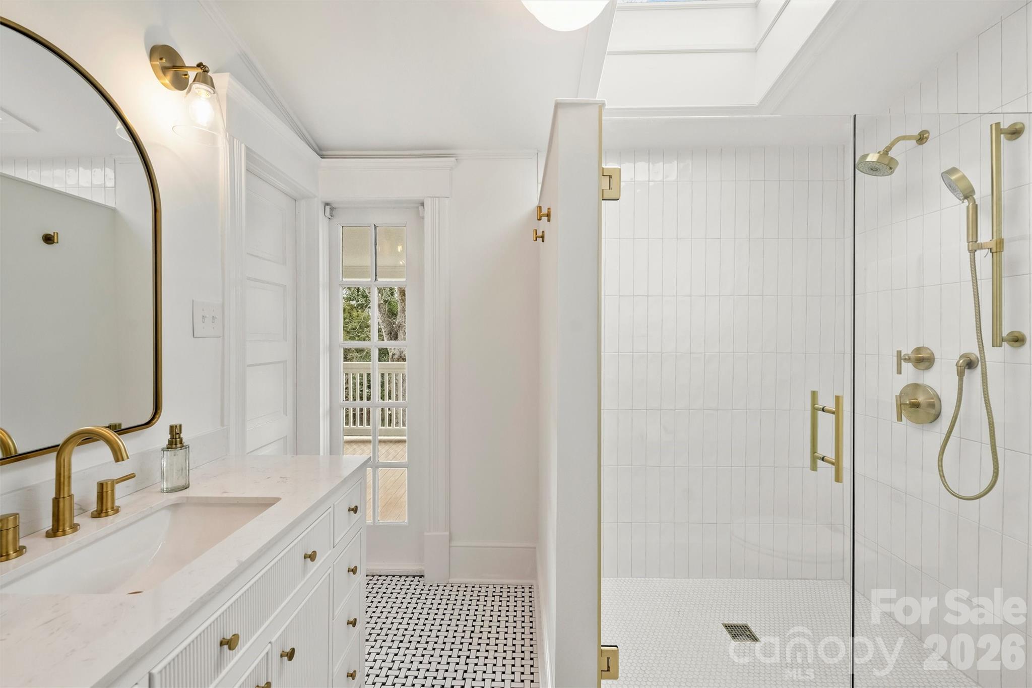 320 E Worthington Avenue — Charlotte