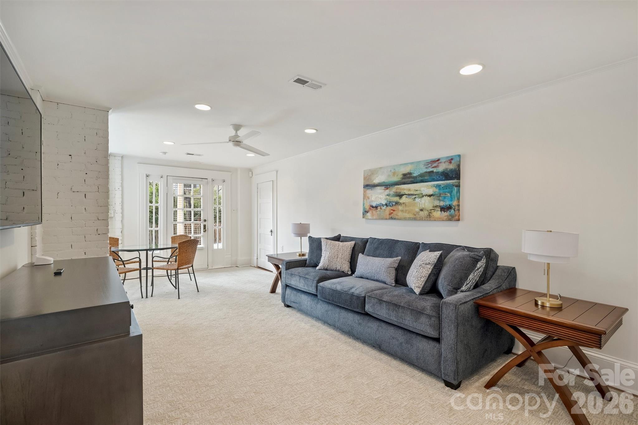 320 E Worthington Avenue — Charlotte