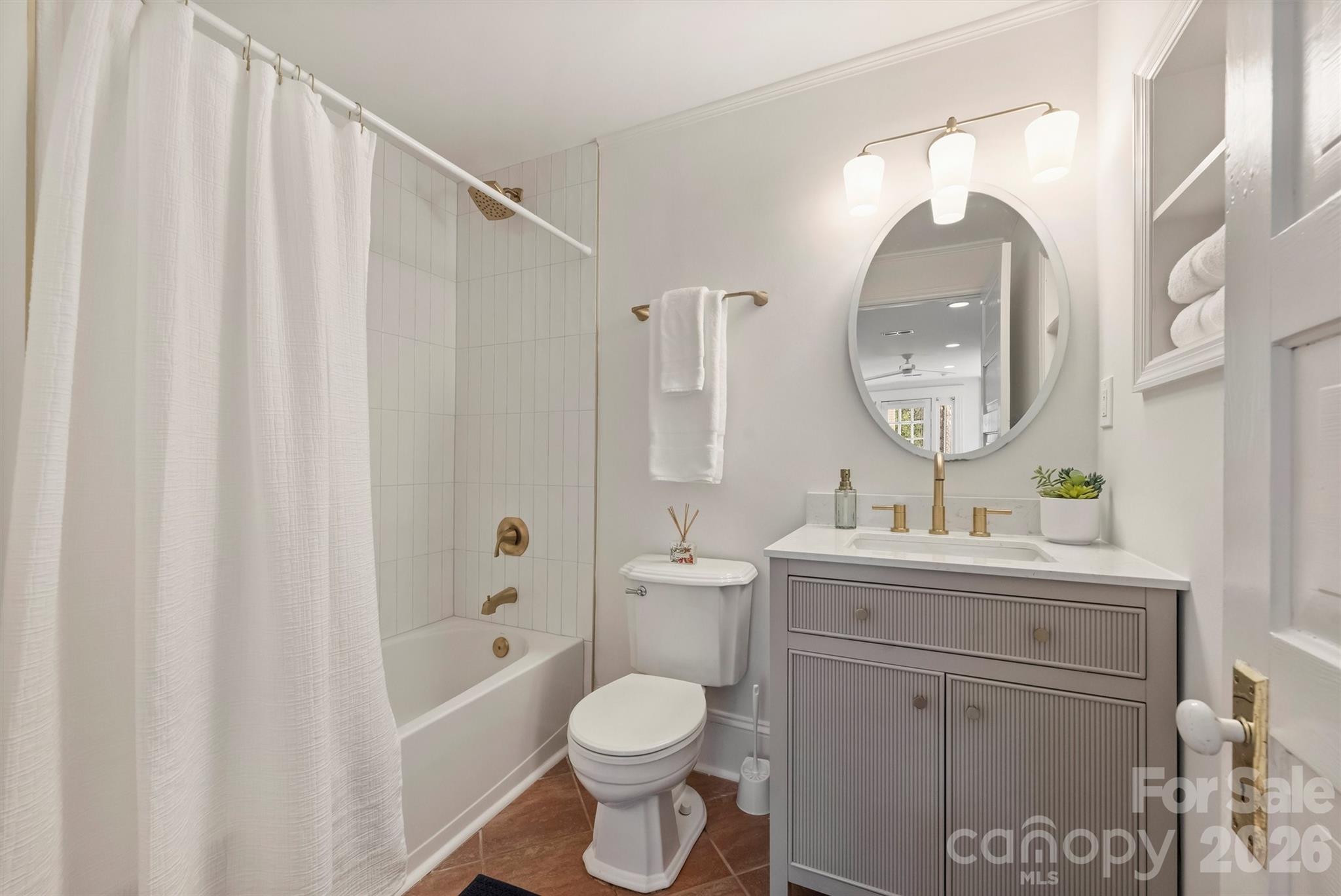 320 E Worthington Avenue — Charlotte