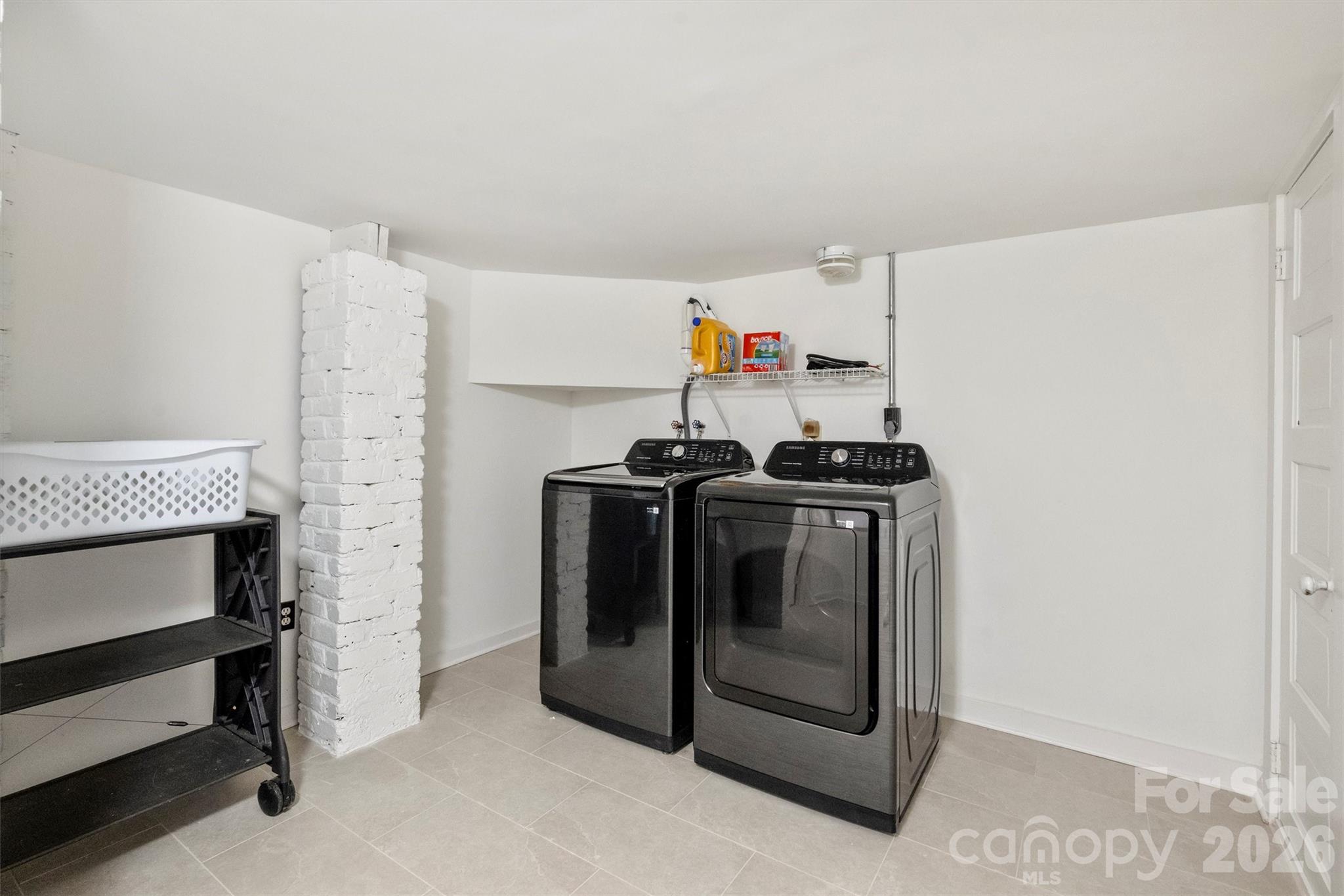 320 E Worthington Avenue — Charlotte