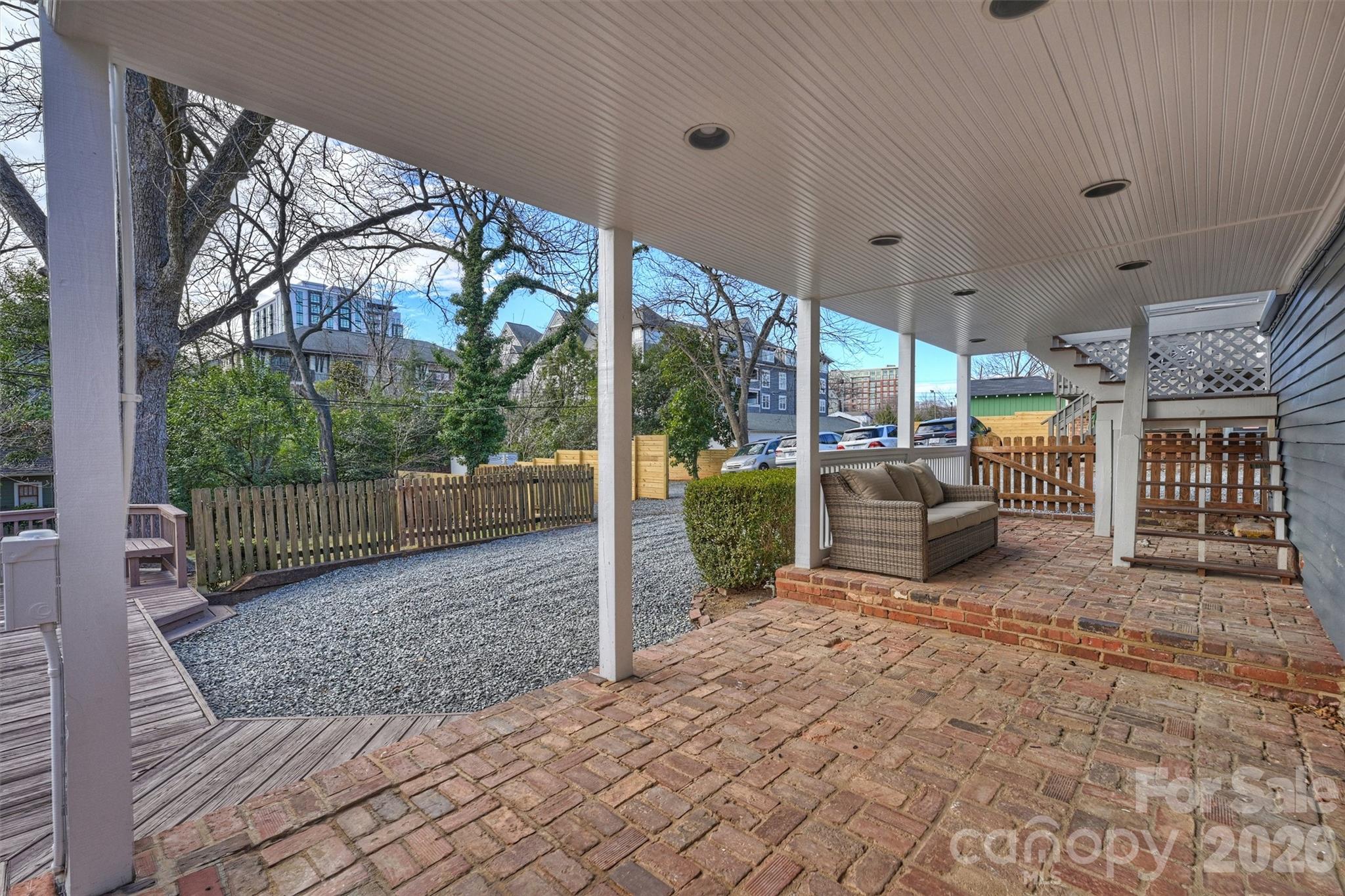 320 E Worthington Avenue — Charlotte