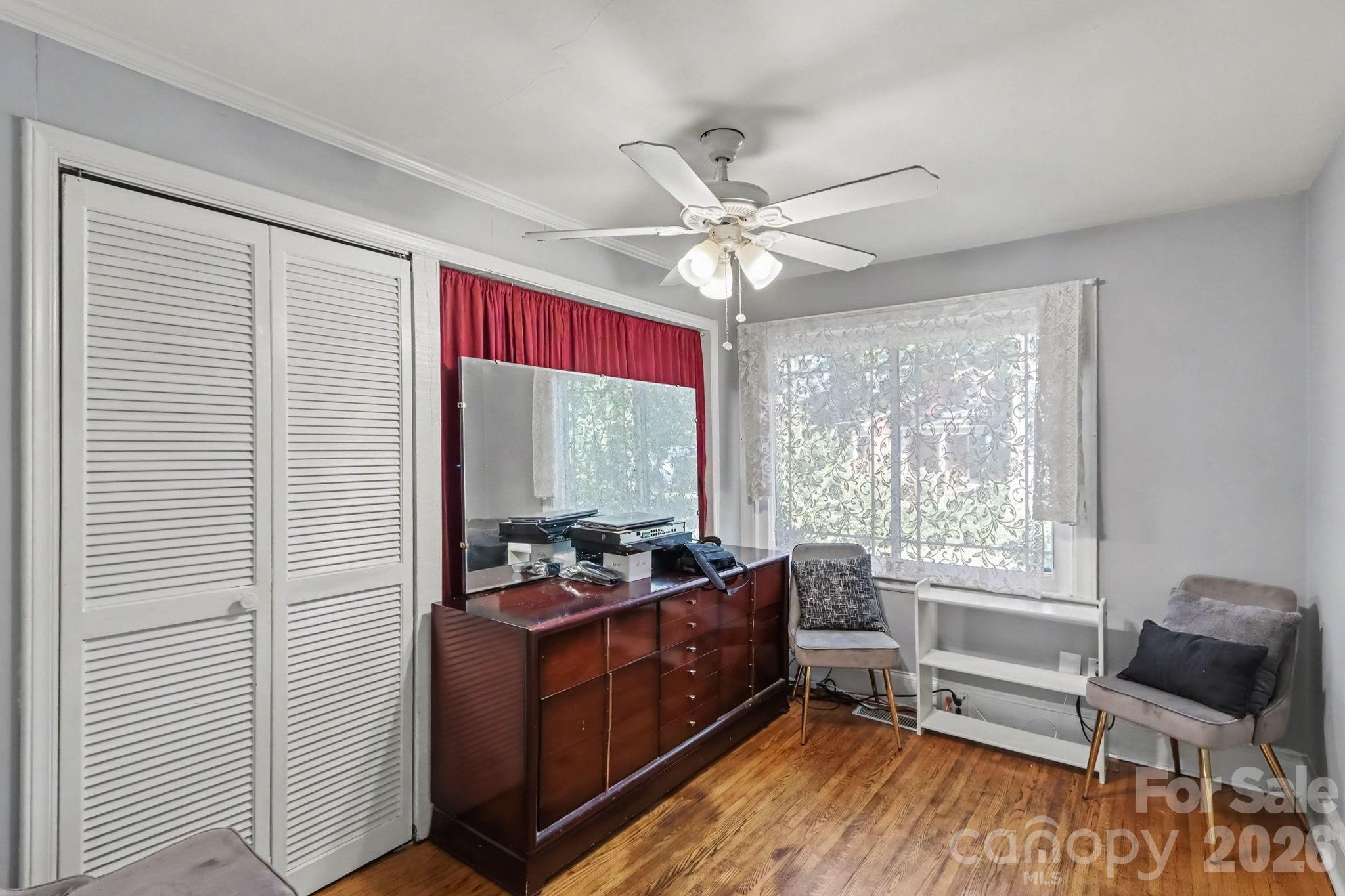 5528 Oak Drive — Charlotte
