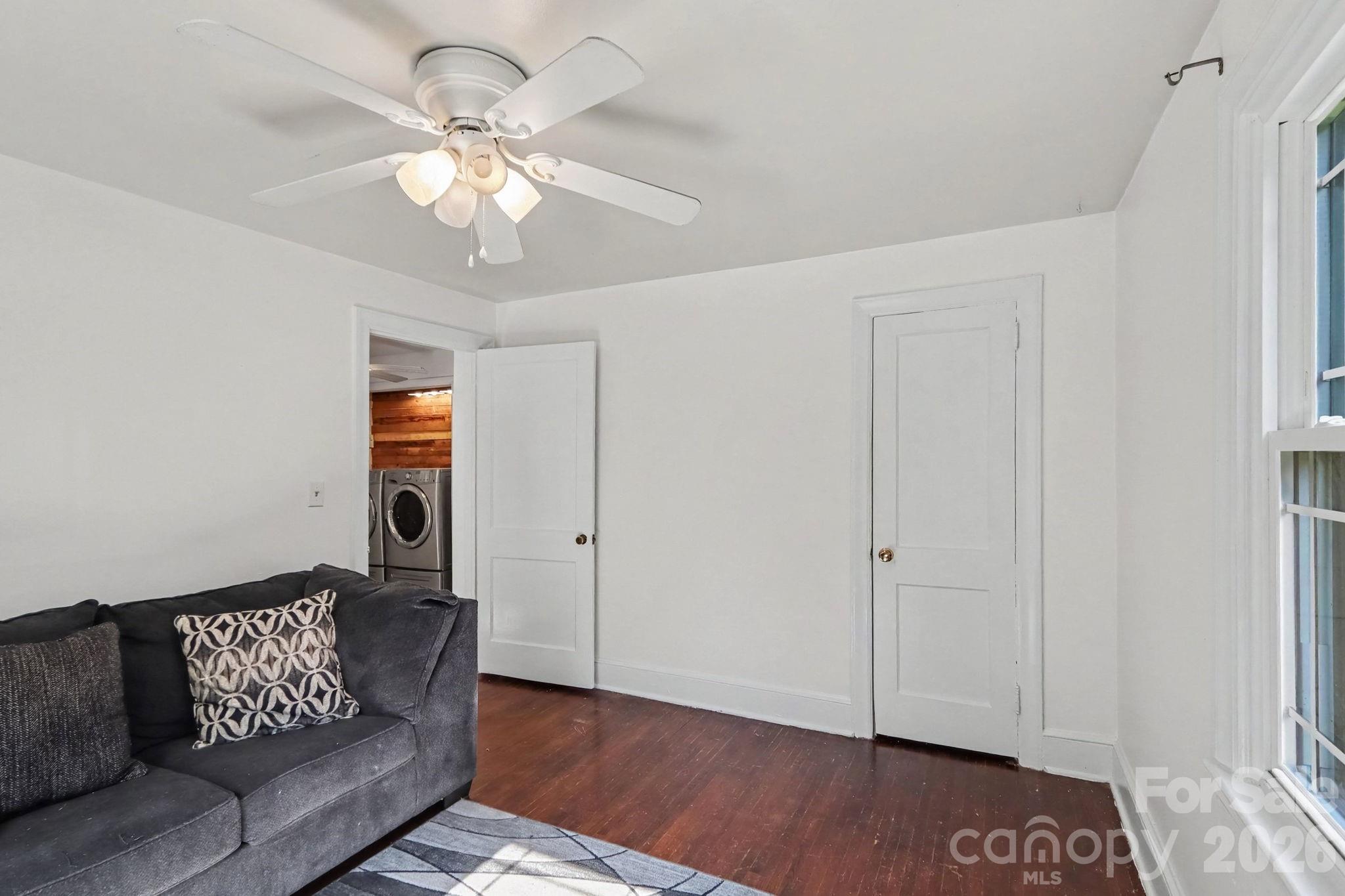 5528 Oak Drive — Charlotte