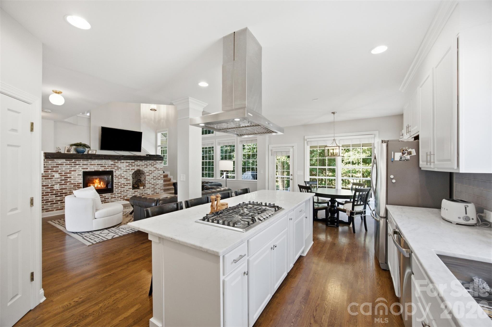 10104 Devonshire Drive — Huntersville