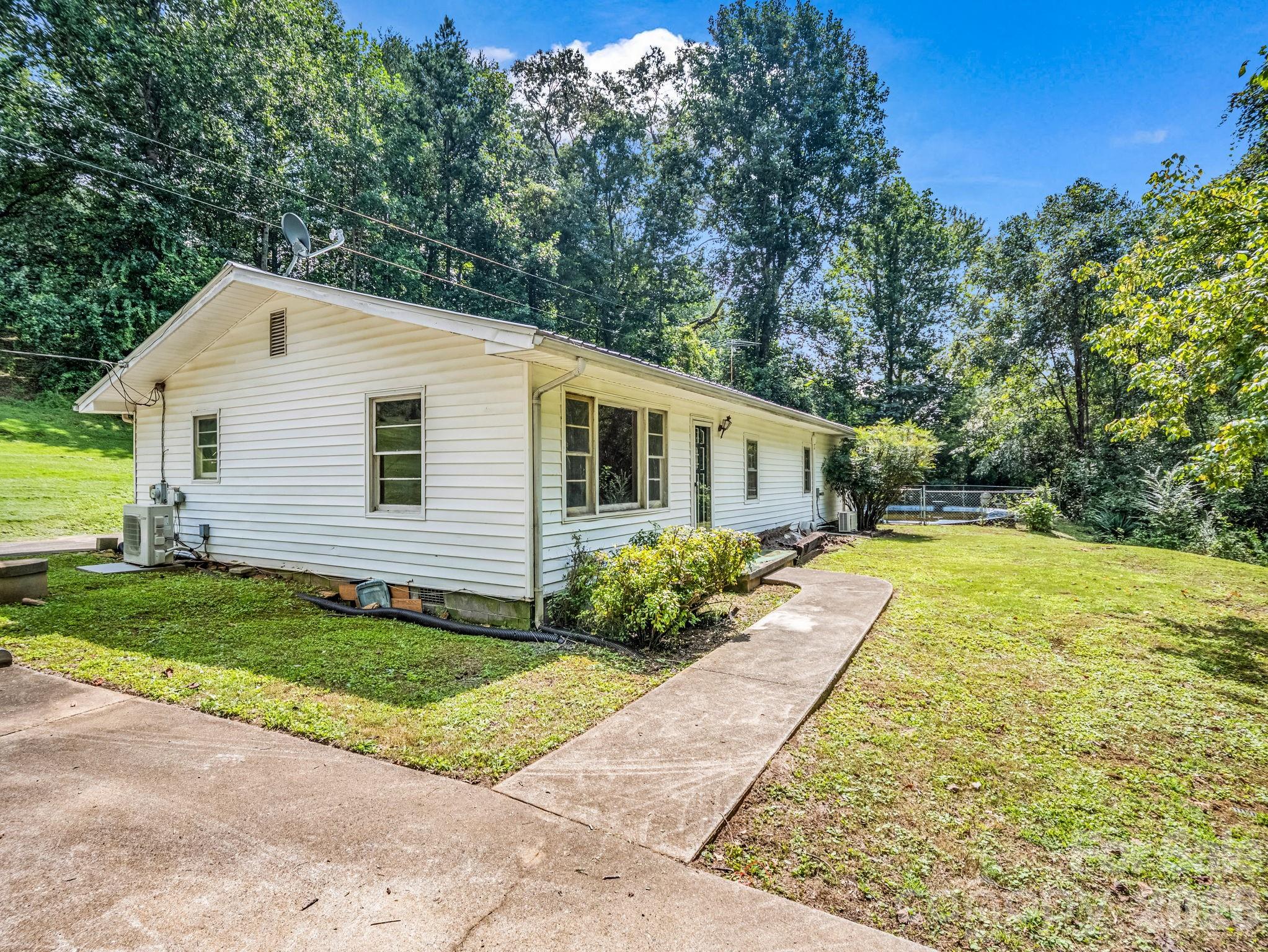 2957 NC Highway 226 Highway — Bostic