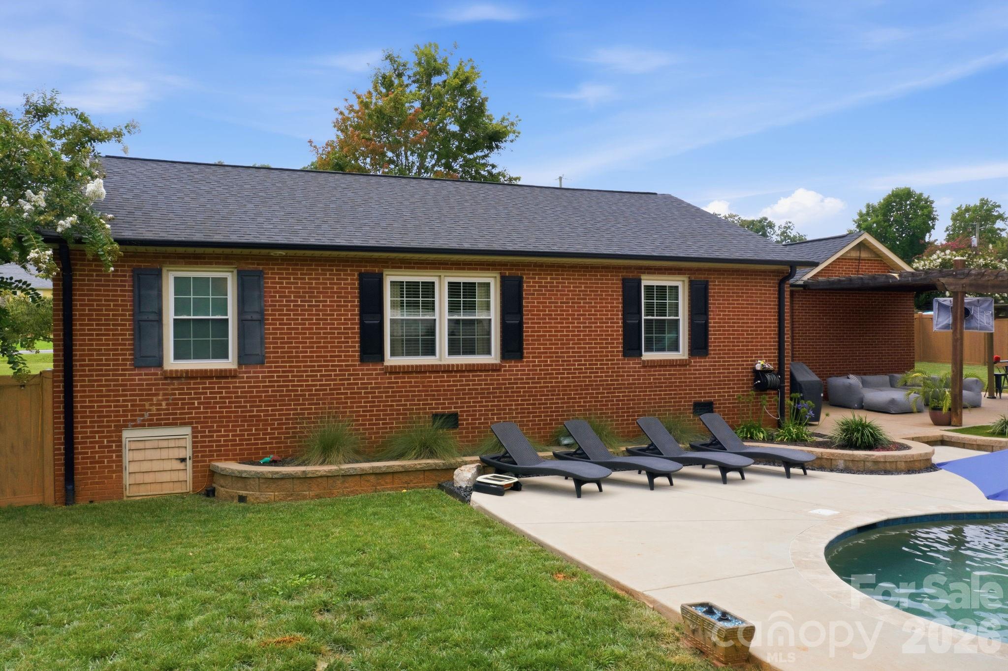 300 Eastwood Drive — Mount Holly