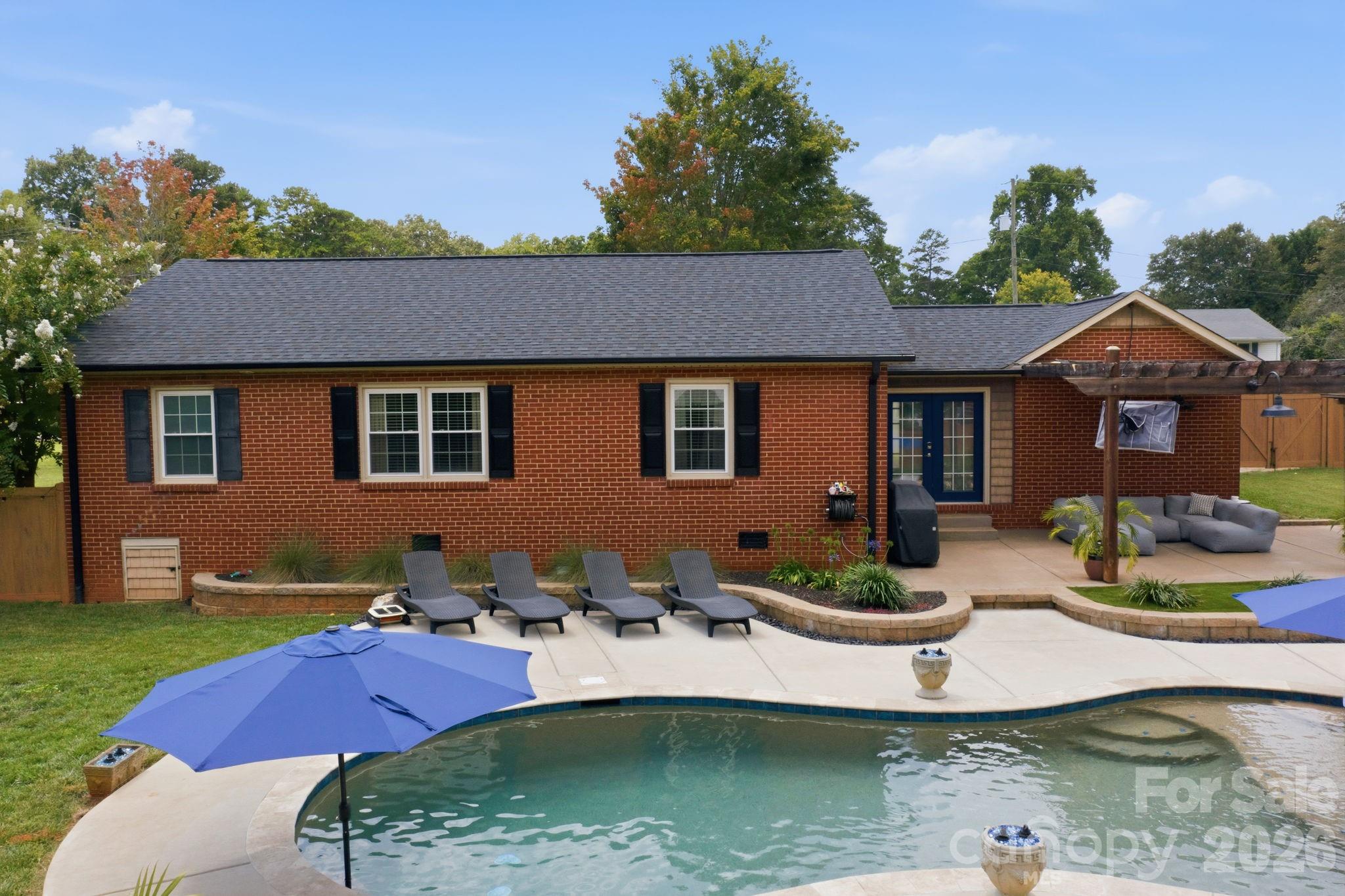 300 Eastwood Drive — Mount Holly
