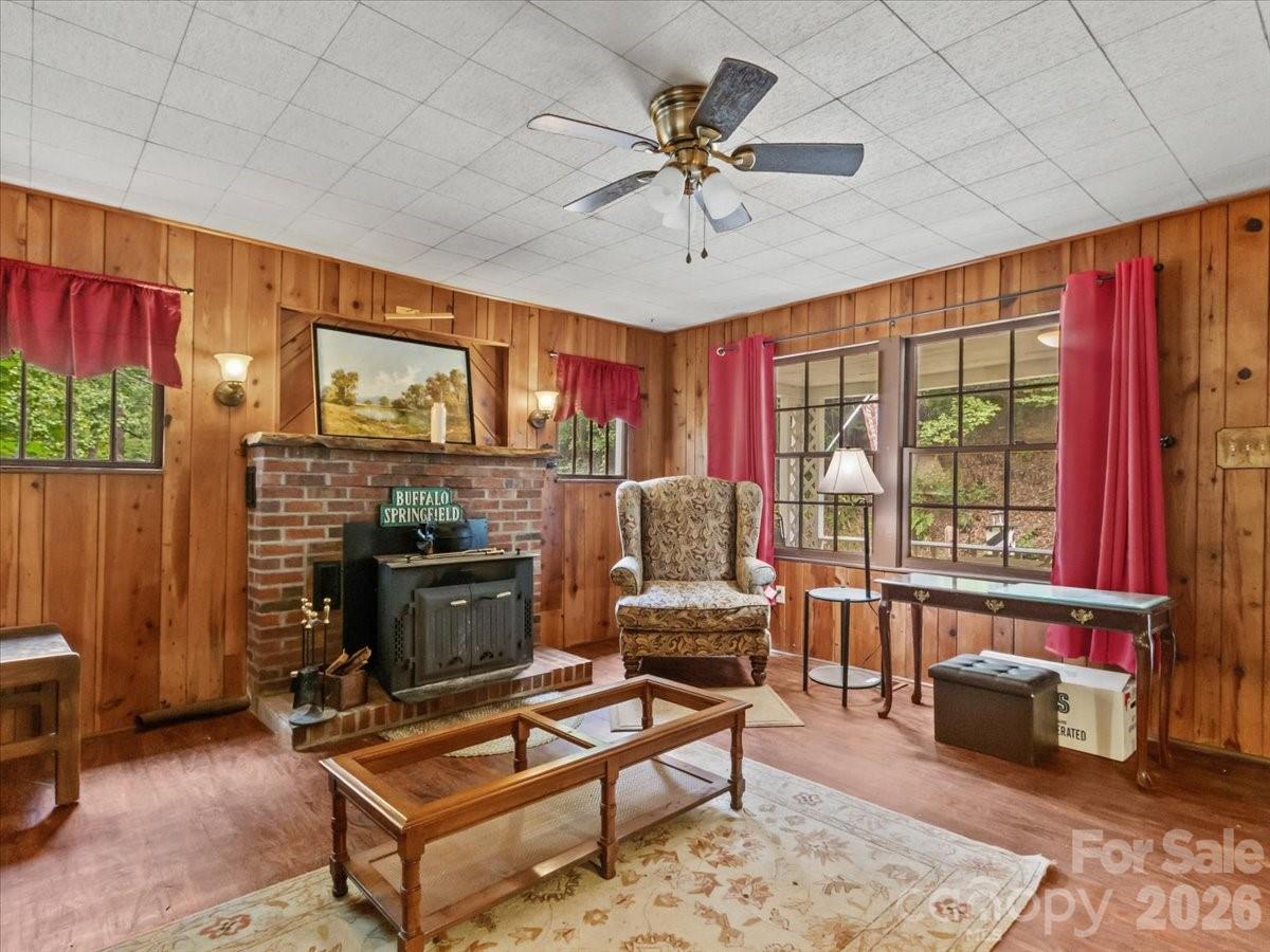 92 Silas Branch Road — Burnsville