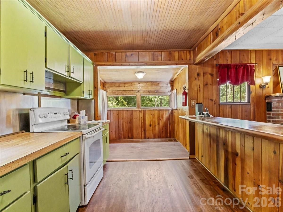 92 Silas Branch Road — Burnsville