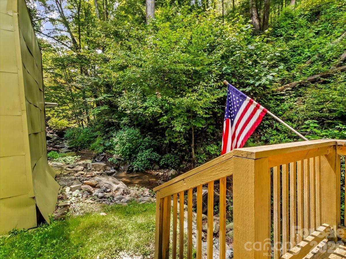 92 Silas Branch Road — Burnsville