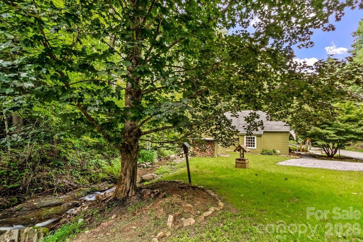 92 Silas Branch Road — Burnsville