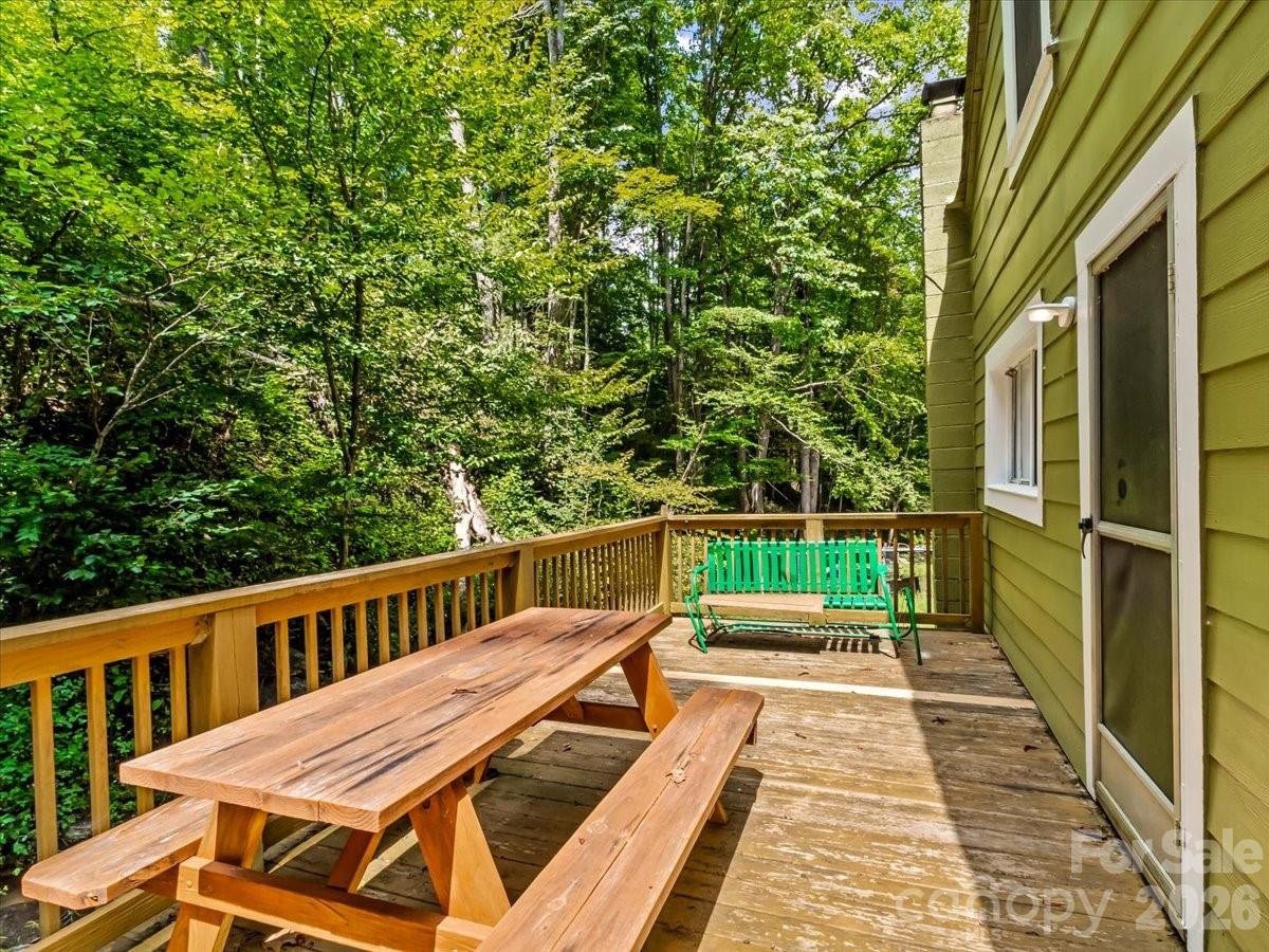 92 Silas Branch Road — Burnsville