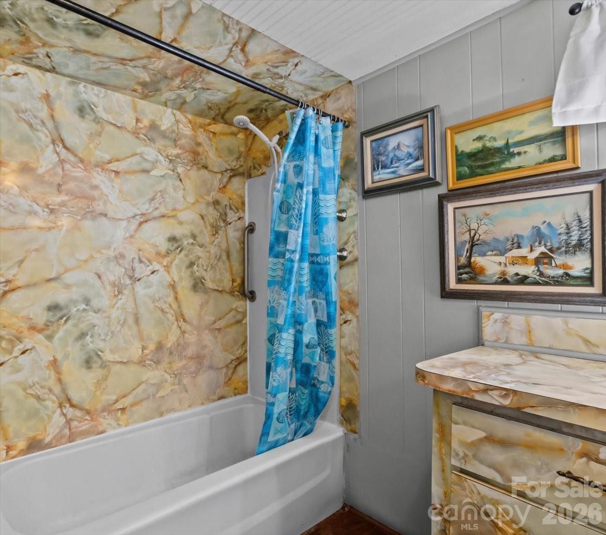 92 Silas Branch Road — Burnsville