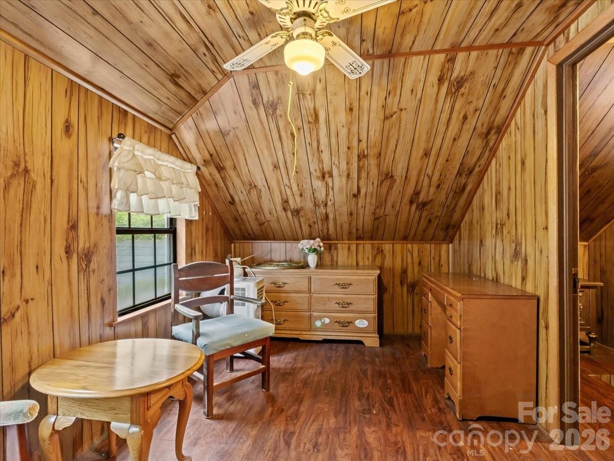 92 Silas Branch Road — Burnsville