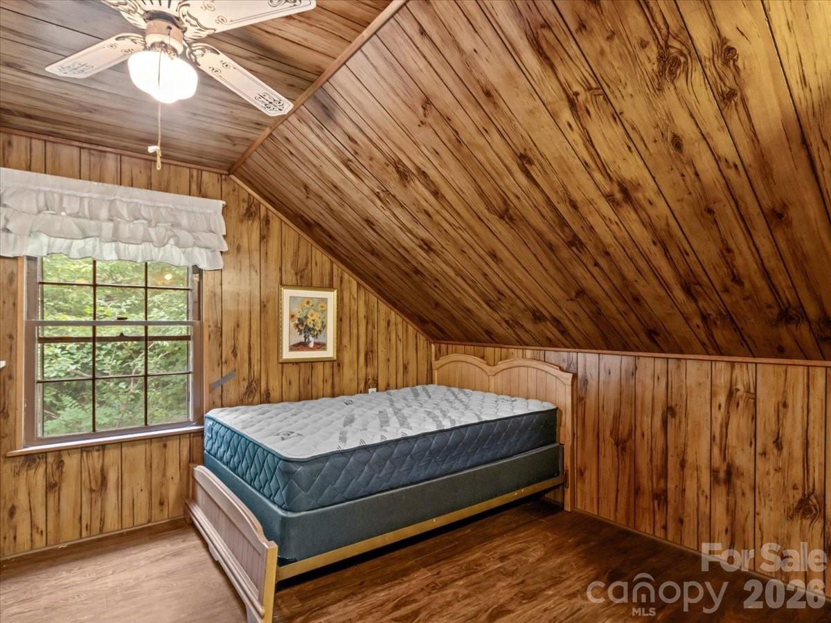 92 Silas Branch Road — Burnsville