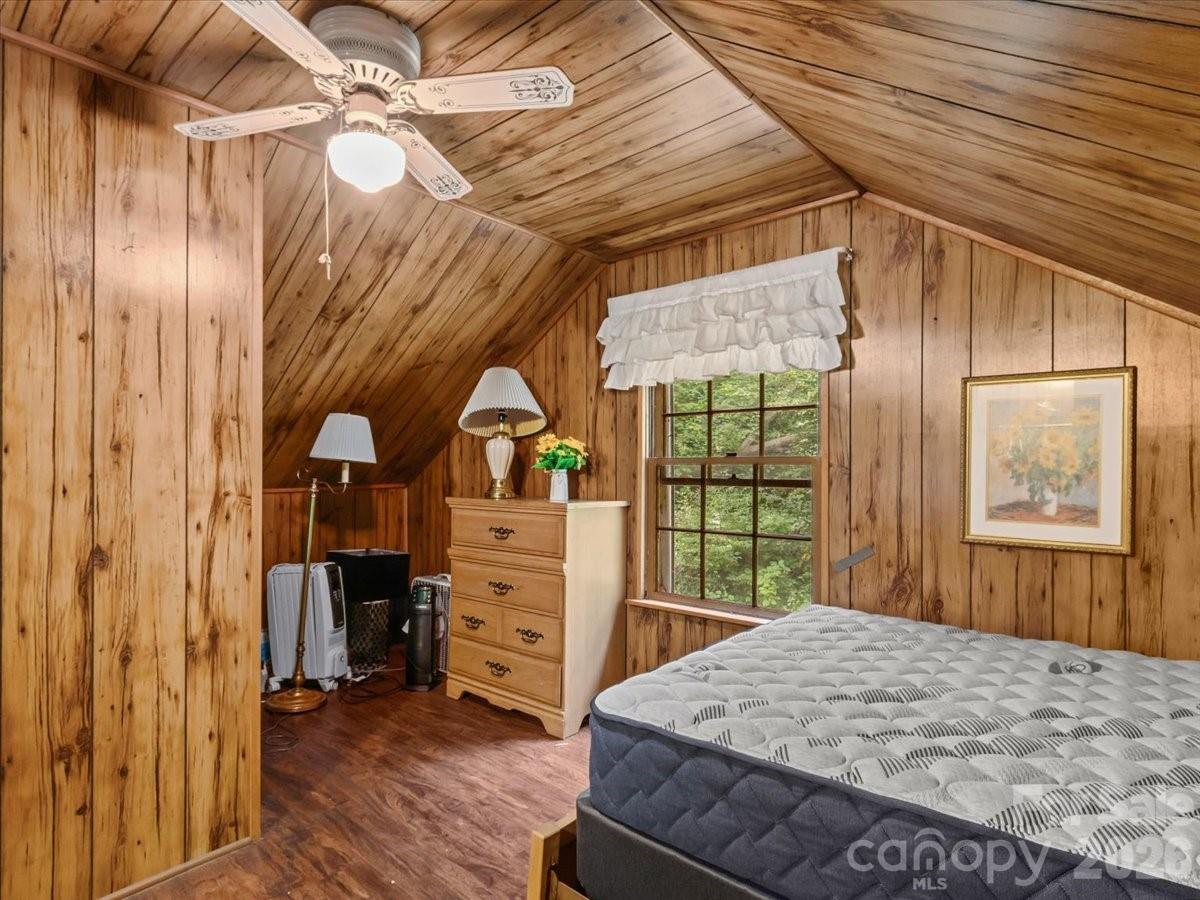 92 Silas Branch Road — Burnsville