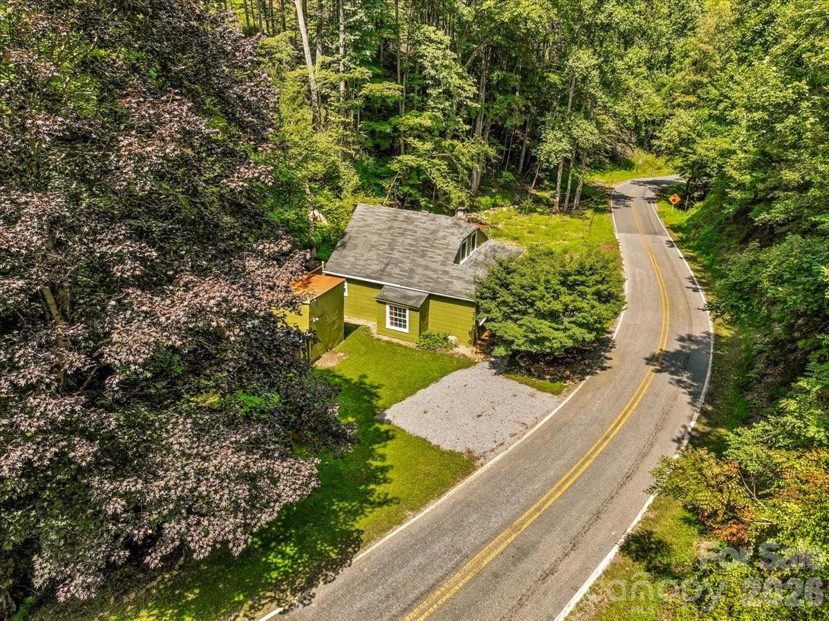 92 Silas Branch Road — Burnsville