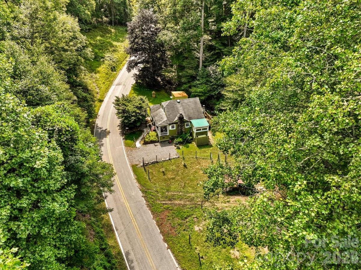 92 Silas Branch Road — Burnsville