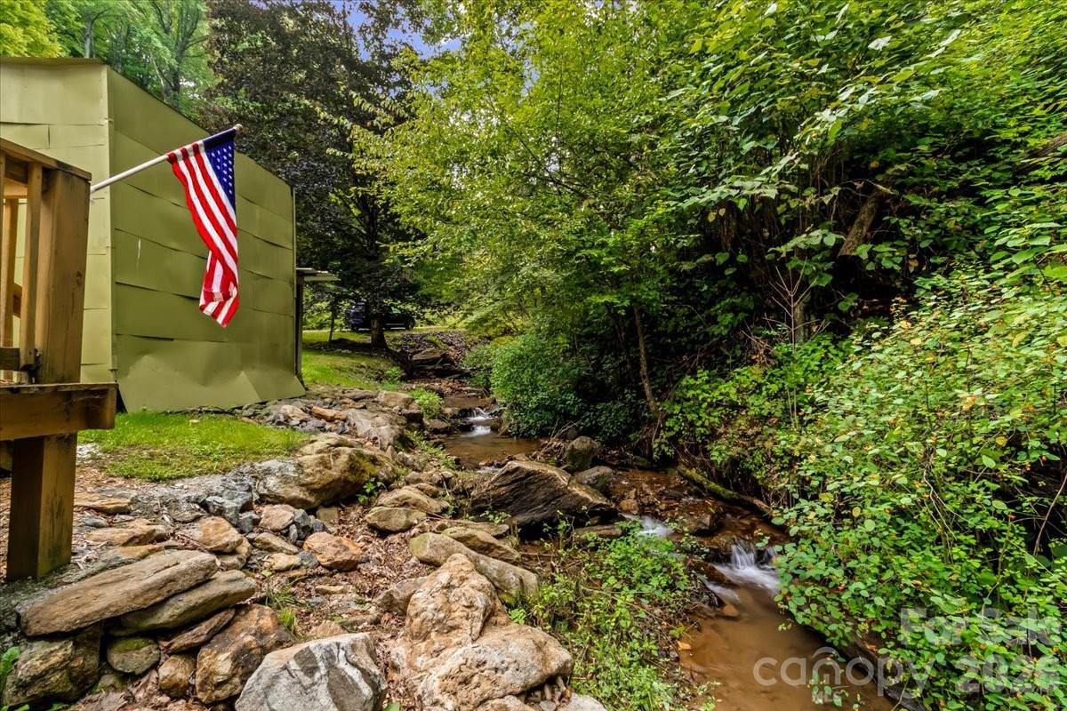 92 Silas Branch Road — Burnsville