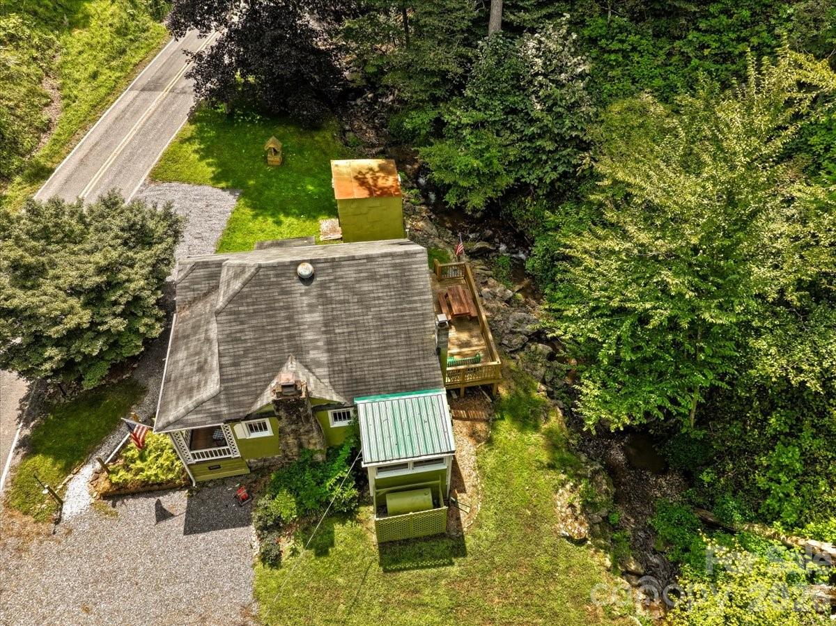 92 Silas Branch Road — Burnsville