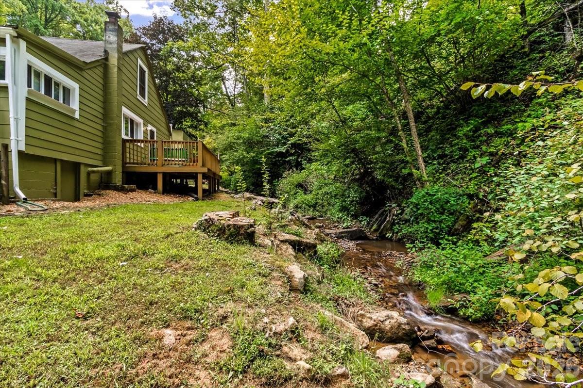 92 Silas Branch Road — Burnsville