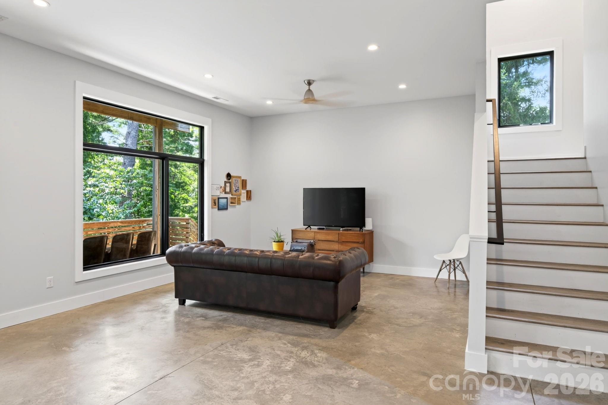 40 Malvern Walk — Asheville